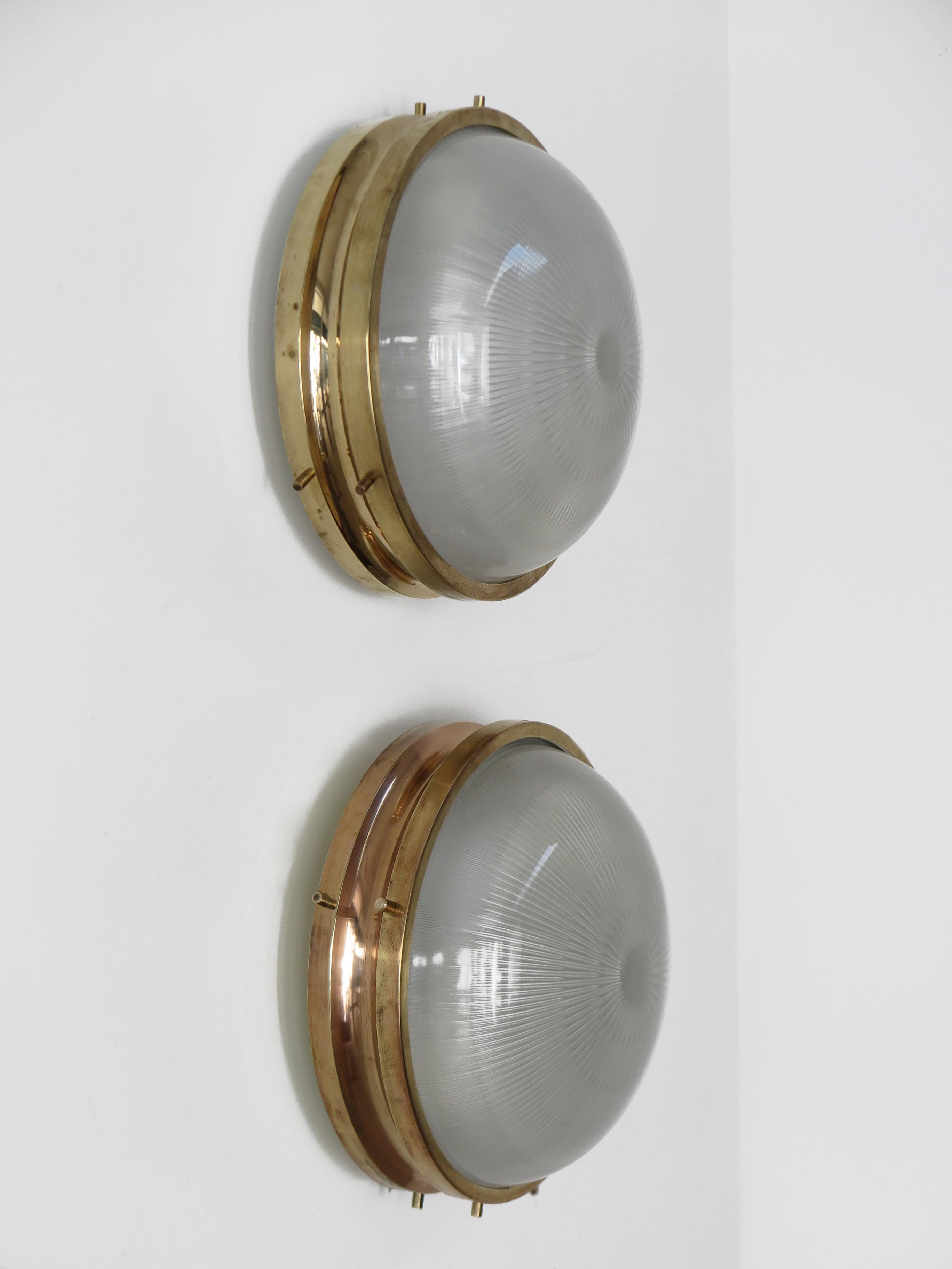 Sergio Mazza per Artemide Applique in vetro d'ottone del Medioevo Model No. 1960 In condizioni buone in vendita a Reggio Emilia, IT