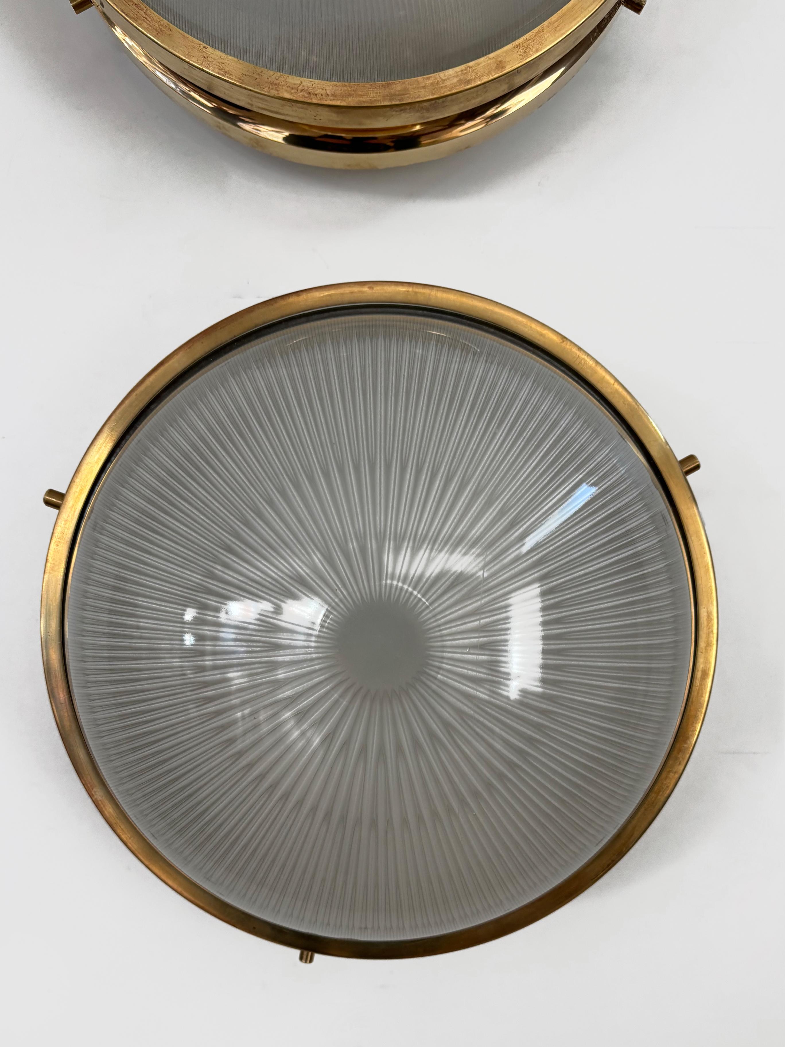 Sergio Mazza per Artemide Applique in vetro d'ottone del Medioevo Model No. 1960 in vendita 1