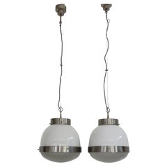 Sergio Mazza per Artemide Lampade a sospensione del Medioevo "Delta" Model Italy 1960s