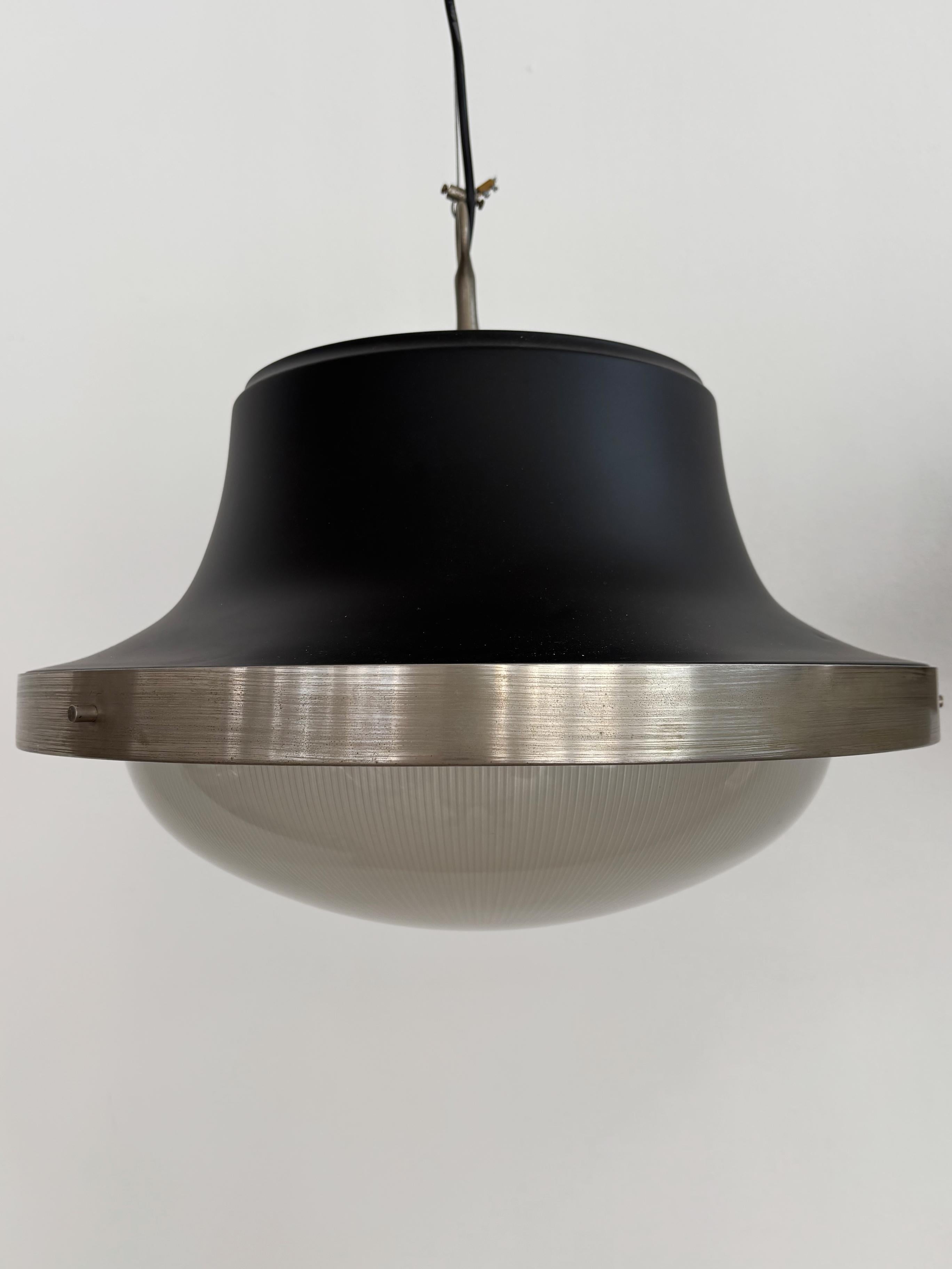 Italiano Sergio Mazza per Artemide Lampade a sospensione del Medioevo 