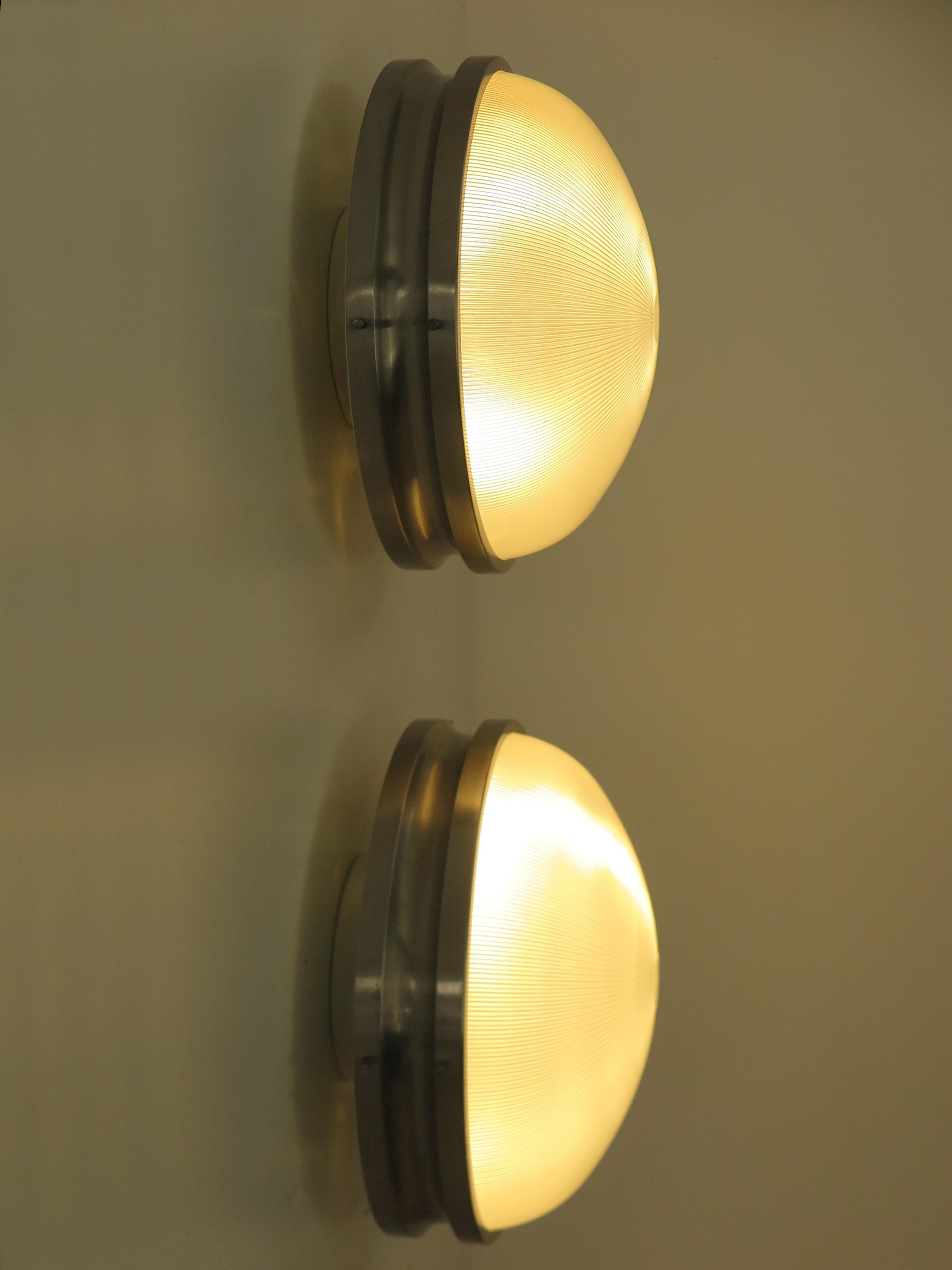 Italiano Sergio Mazza per Artemide Lampade da parete in metallo e vetro del Medioevo Sigma Model 1960s