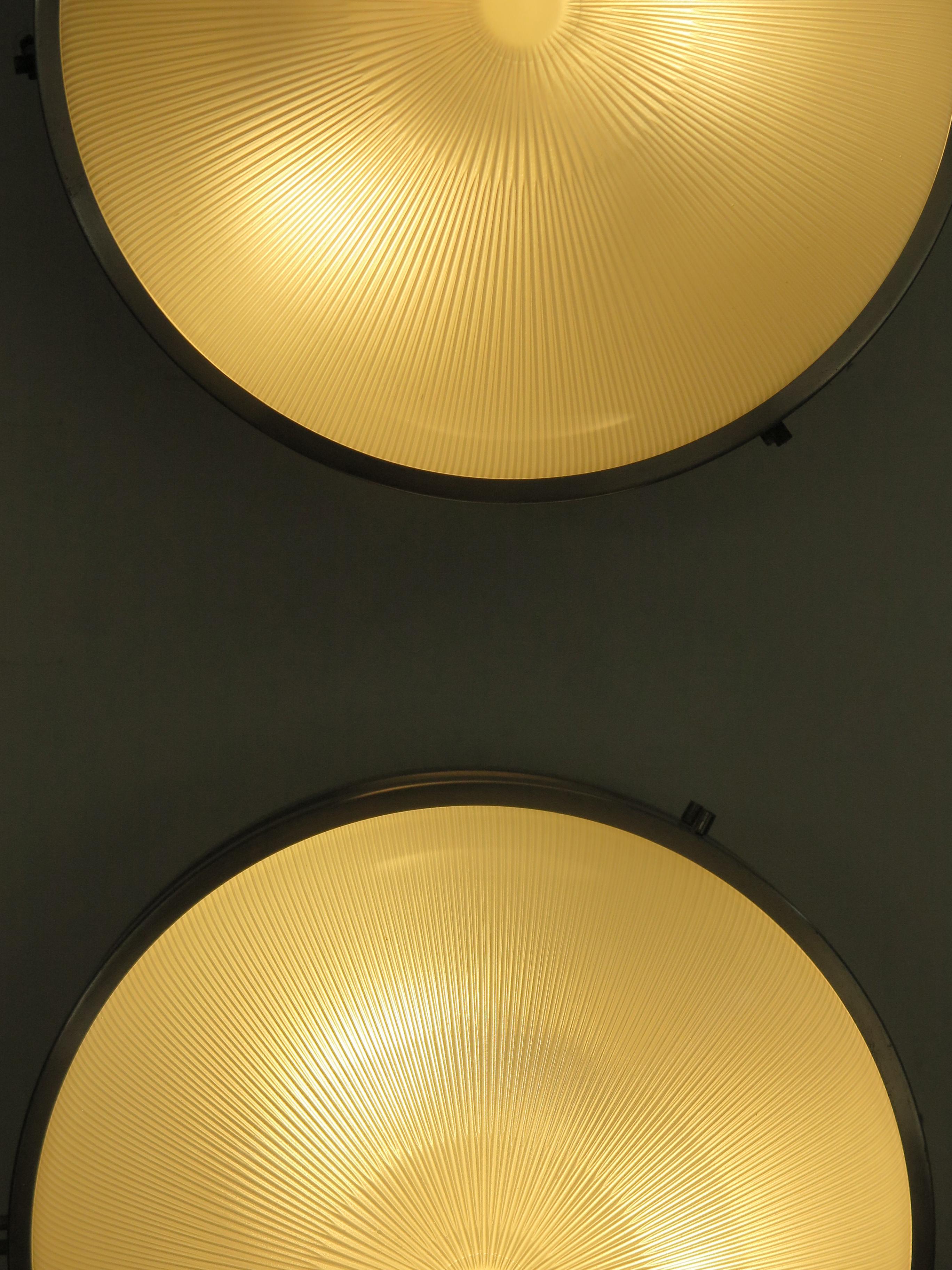 Sergio Mazza per Artemide Lampade da parete in metallo e vetro del Medioevo Sigma Model 1960s In condizioni buone a Reggio Emilia, IT