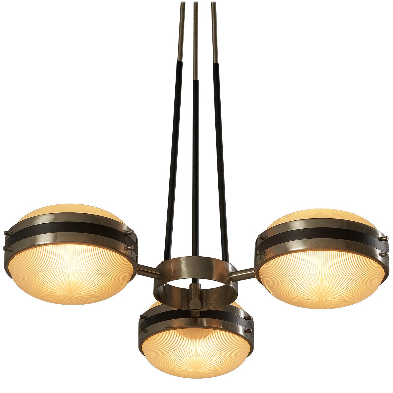 What is chandelier lighting?