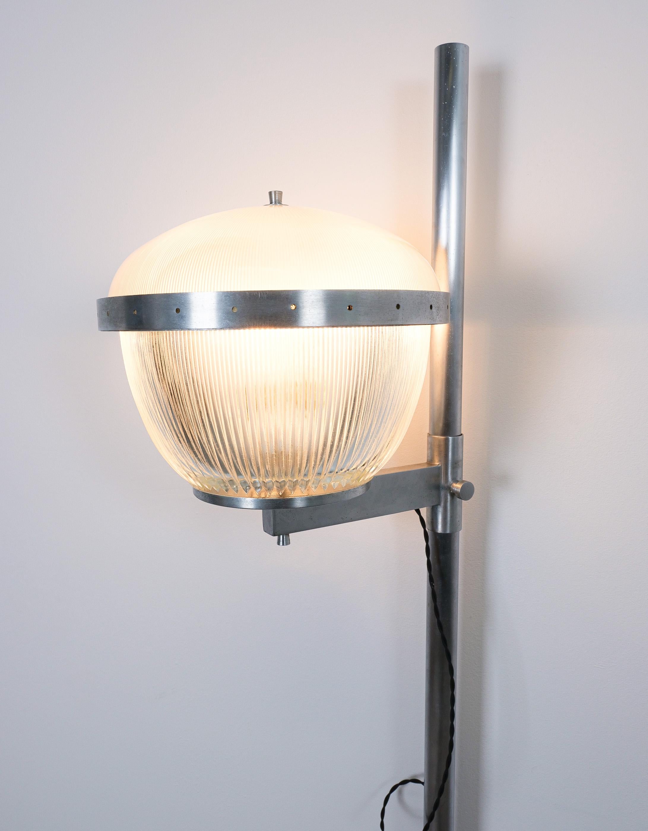 Sergio Mazza Apliques Monumentales Gamma Artemide 8 Piezas, Mediados de Siglo Latón en venta