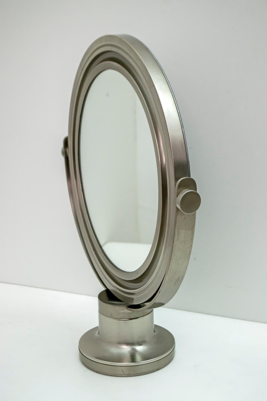 Sergio Mazza Mid-Century Modern Italian Metal Nickel Plated Table Mirror, 1970s In Good Condition For Sale In Puglia, Puglia