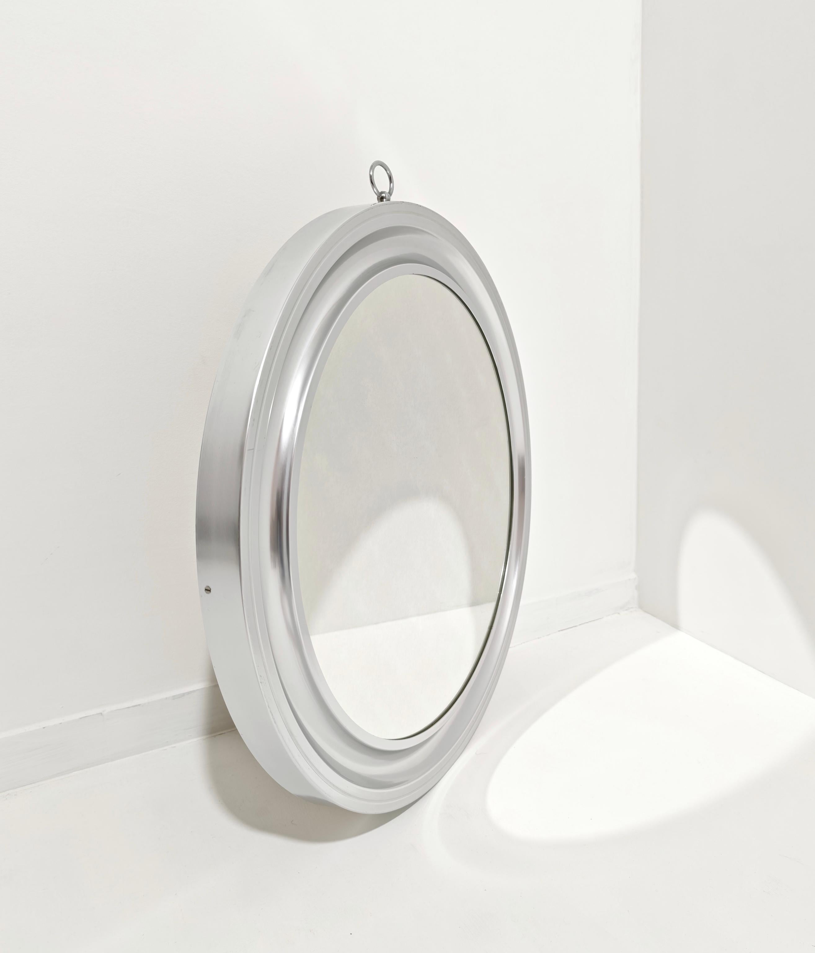 Sergio Mazza, miroir mural rond en aluminium du milieu du siècle pour Artemide, Italie, années 1960/70 en vente 2