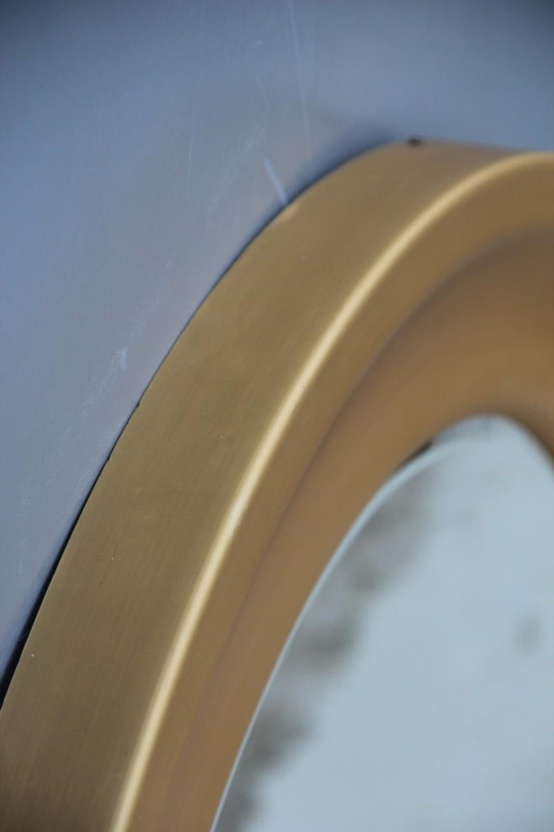 Sergio Mazza Round Mirror Golden Aluminum Italian Design 1960s Satin In Good Condition For Sale In Palermo, Sicily