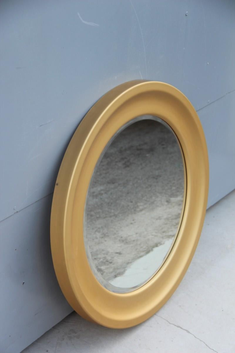 Sergio Mazza Espejo Redondo Aluminio Dorado Diseño Italiano Años 60 Satinado mediados del siglo XX en venta
