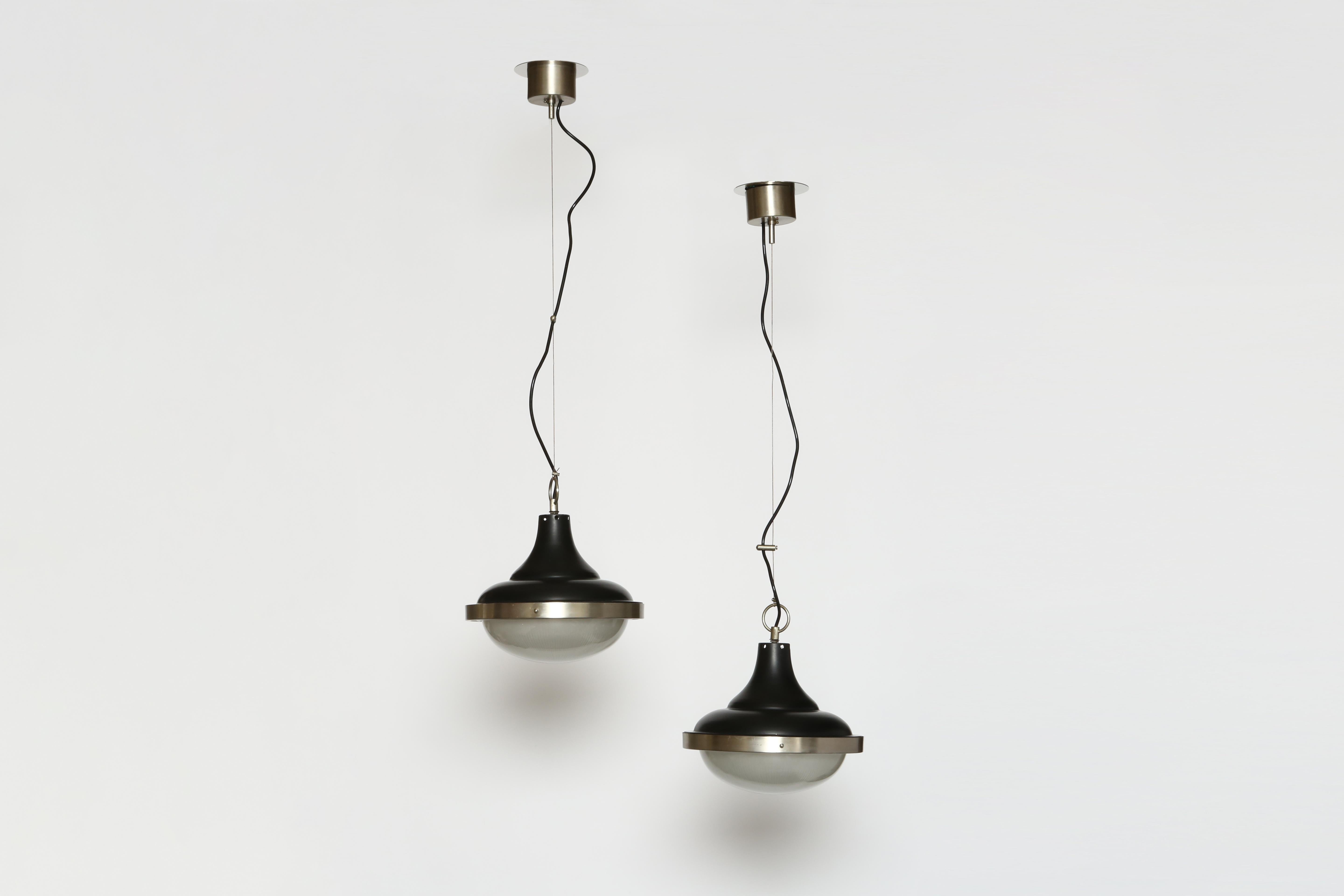 Sergio Mazza style ceiling pendants, a pair Italy circa 1960s In Good Condition For Sale In Brooklyn, NY