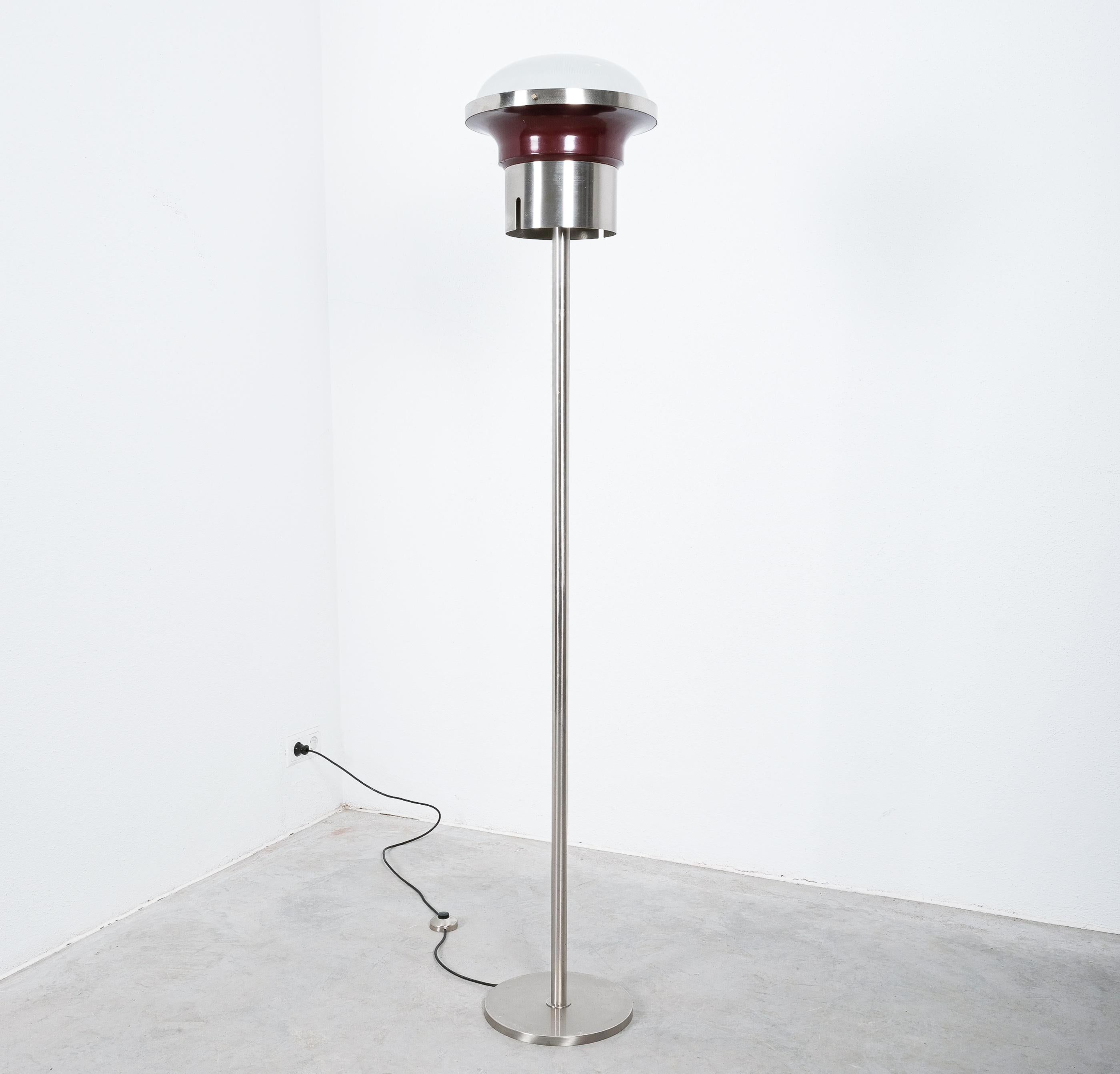 Sergio Mazza, Stehlampe aus taufarbenem Glas und Nickel, Italien, Mitte des Jahrhunderts im Angebot 2