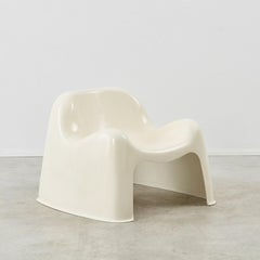 Sergio Mazza Toga Fibreglass Chair for Artemide, Italy, 1968