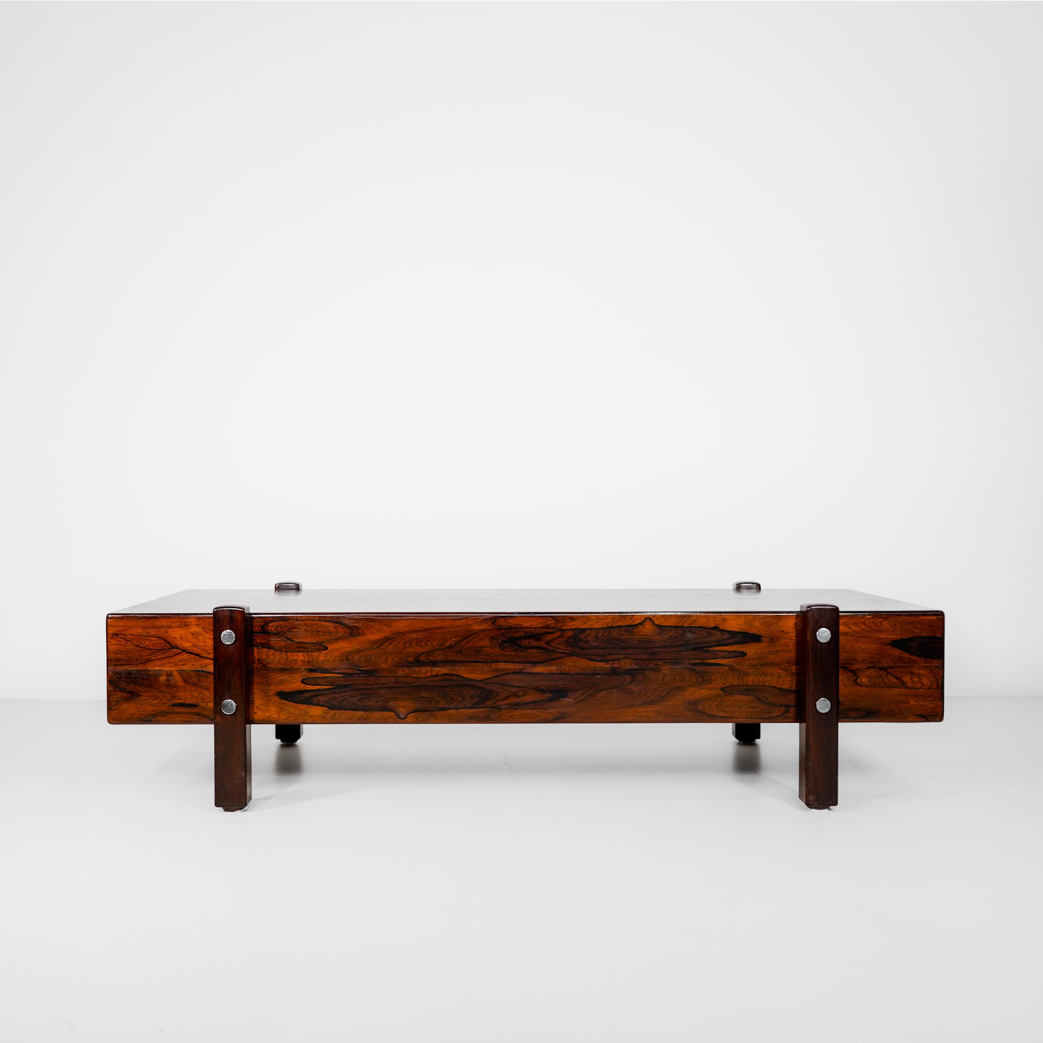 Mid-Century Modern SERGIO RODRIGUES - 1965 - Eleh bench in Rosewood. Brazilian Modern Furniture For Sale