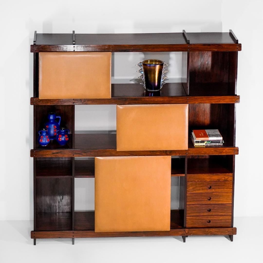 Mid-Century Modern Sergio Rodrigues Bookcase Adolpho in Jacaranda Wood for OCA, Brazil, 1960 For Sale