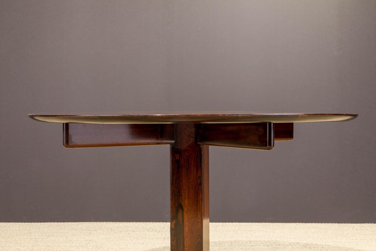 Sergio Rodrigues Brazilian Jacaranda Rosewood Dining or Center Table, 1960s For Sale 1