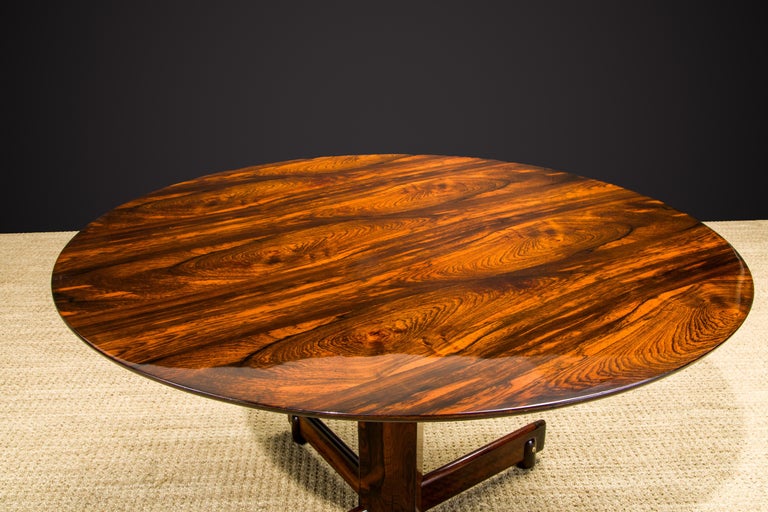 Sergio Rodrigues Brazilian Jacaranda Rosewood Dining or Center Table, 1960s For Sale 3