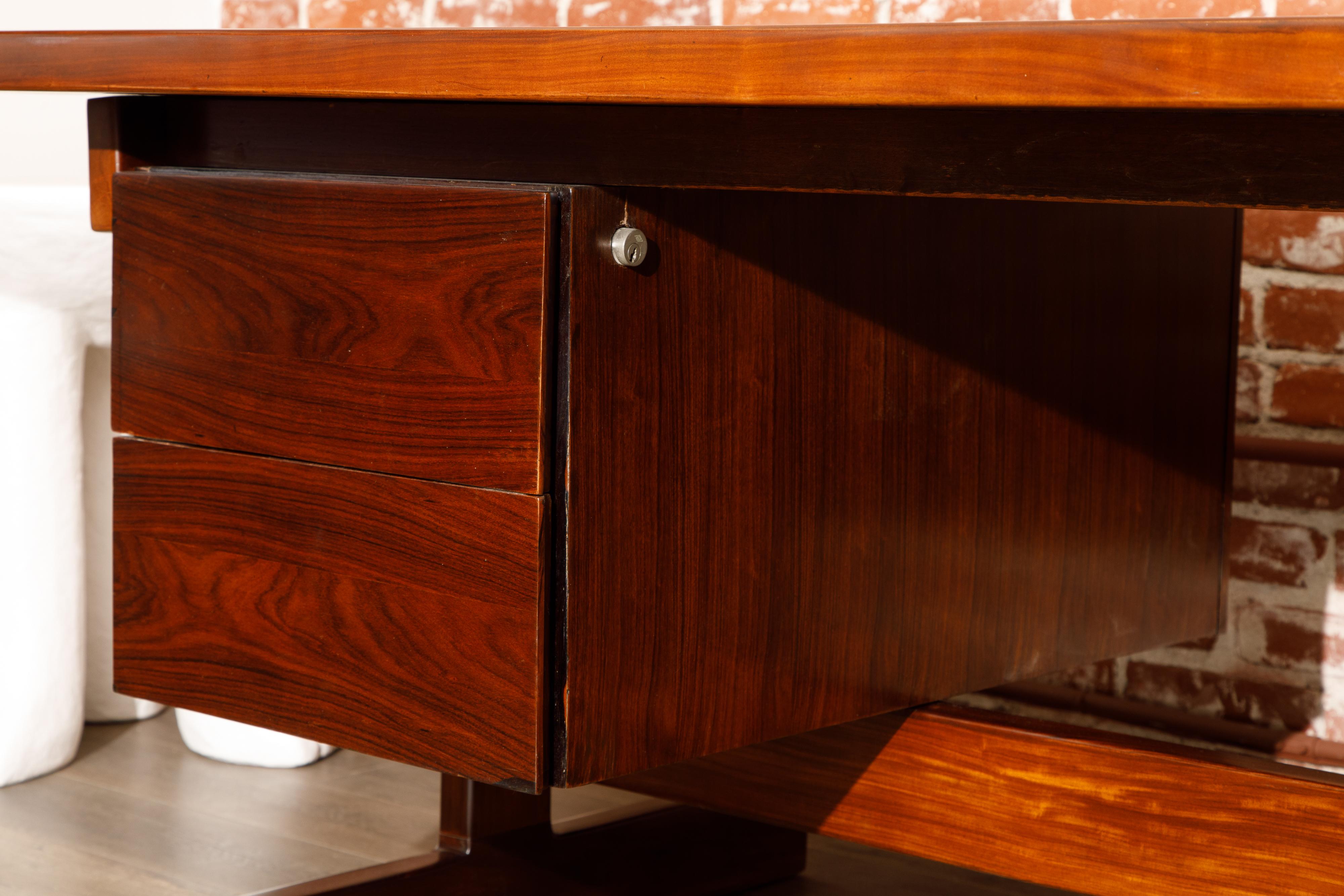 Sergio Rodrigues Brazilian Modern Rosewood Executive Desk, c 1960s, Brazil For Sale 10