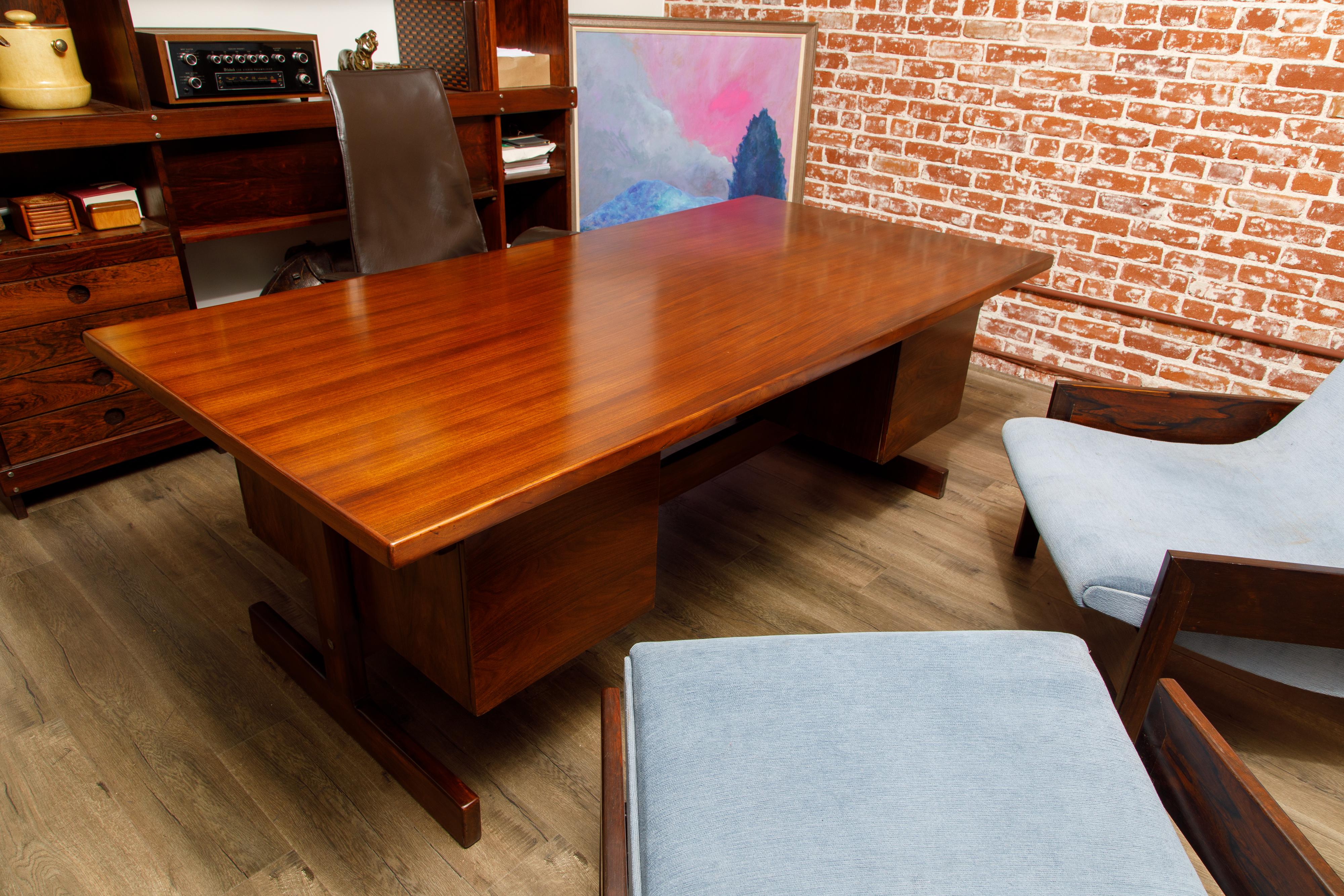 Sergio Rodrigues Brazilian Modern Rosewood Executive Desk, c 1960s, Brazil For Sale 14