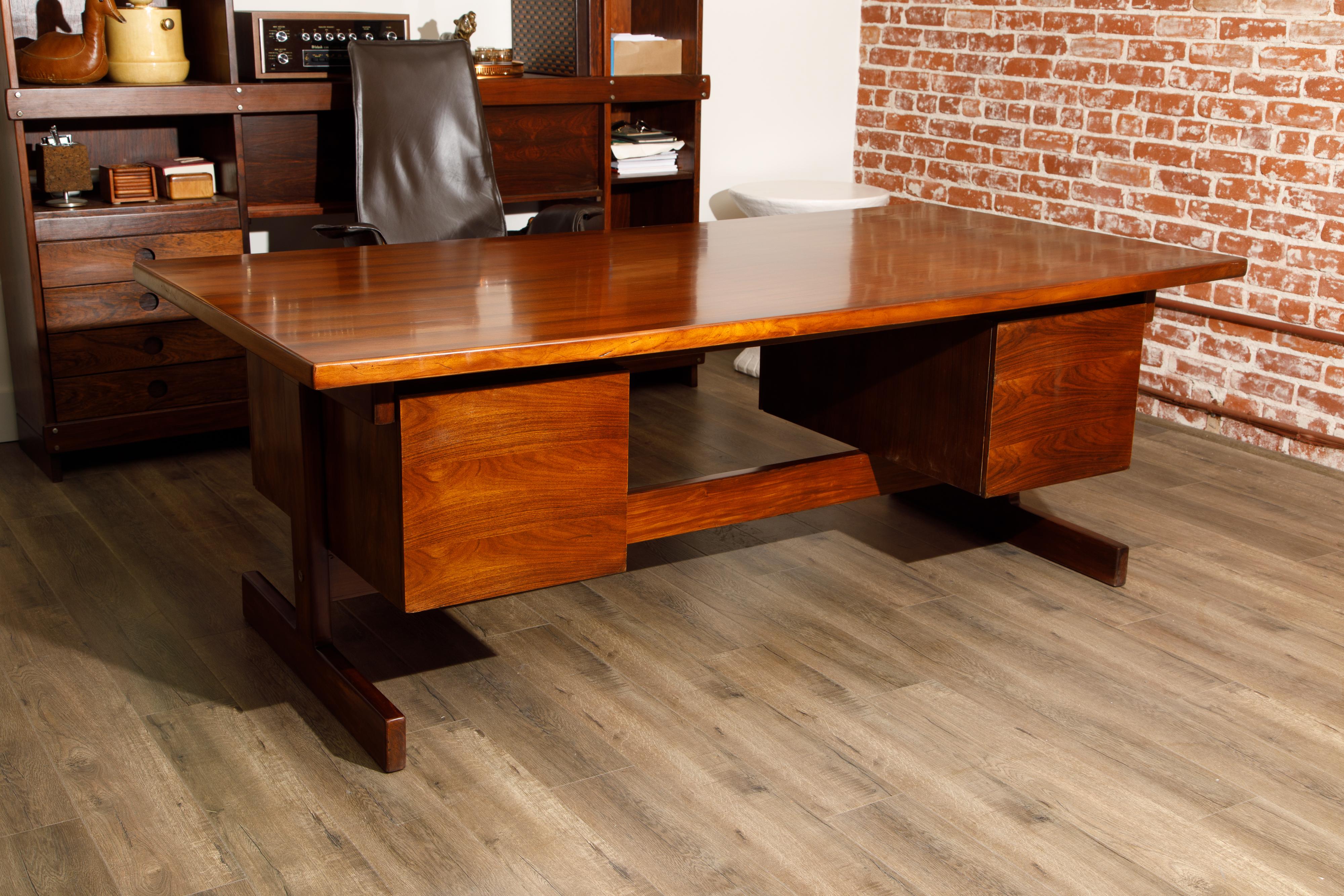 Sergio Rodrigues Brazilian Modern Rosewood Executive Desk, c 1960s, Brazil For Sale 1
