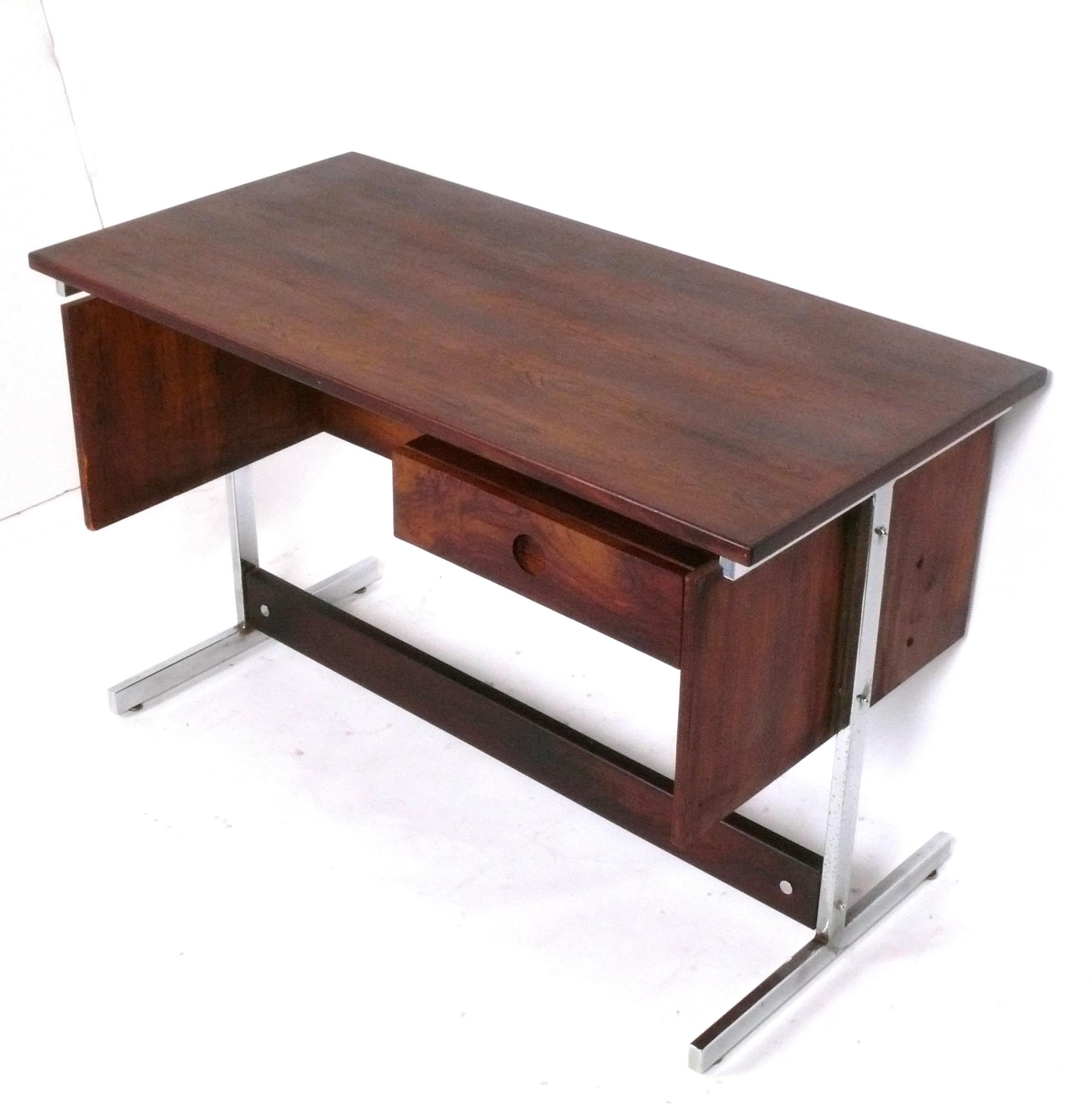 Mid-Century Modern Sergio Rodrigues Brazilian Rosewood Desk and Chair For Sale