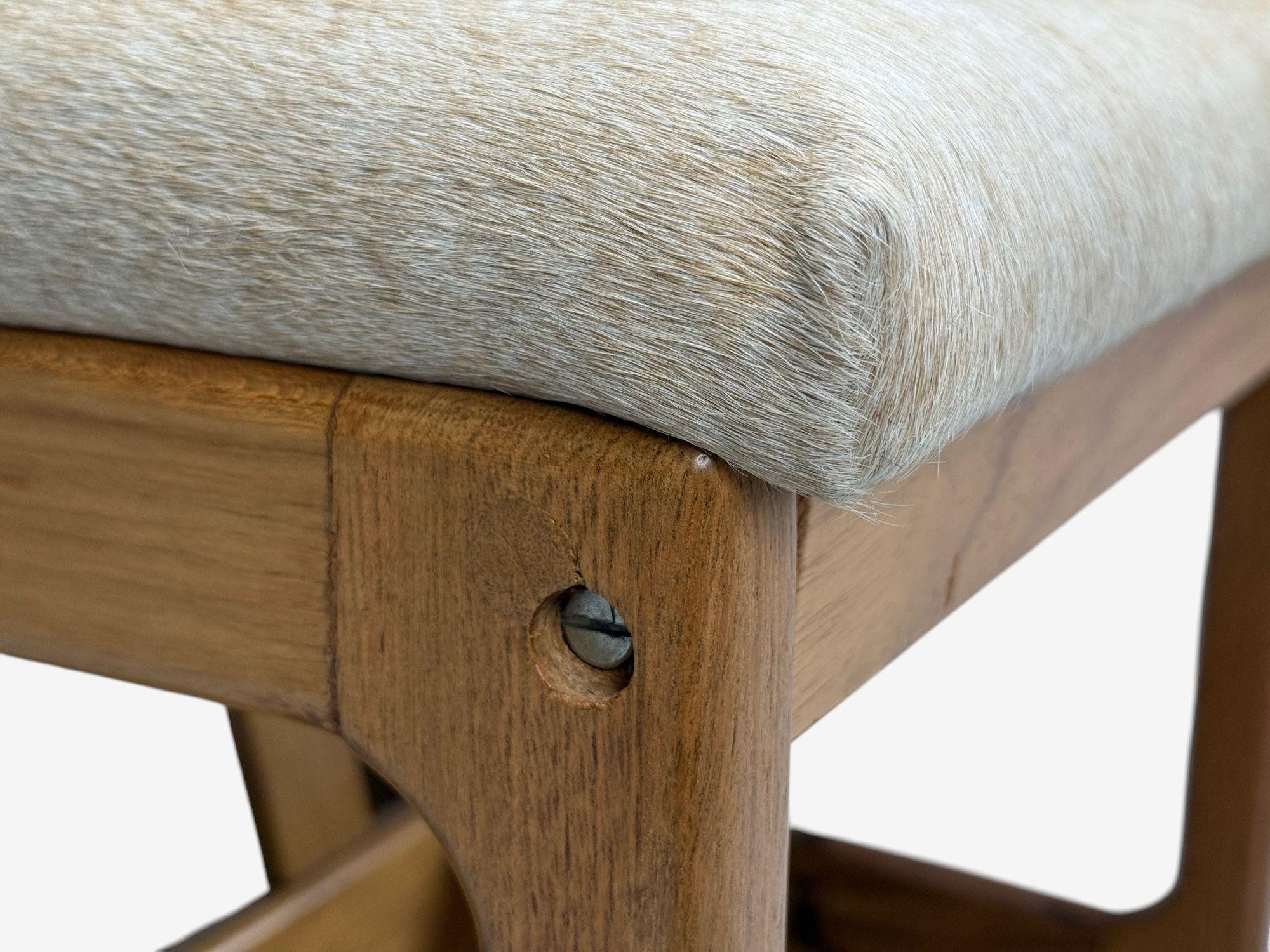 Sergio Rodrigues, Cavoina, Cowhide, Four Cuiabá Dining Chairs, Brazil, 1985 im Angebot 4