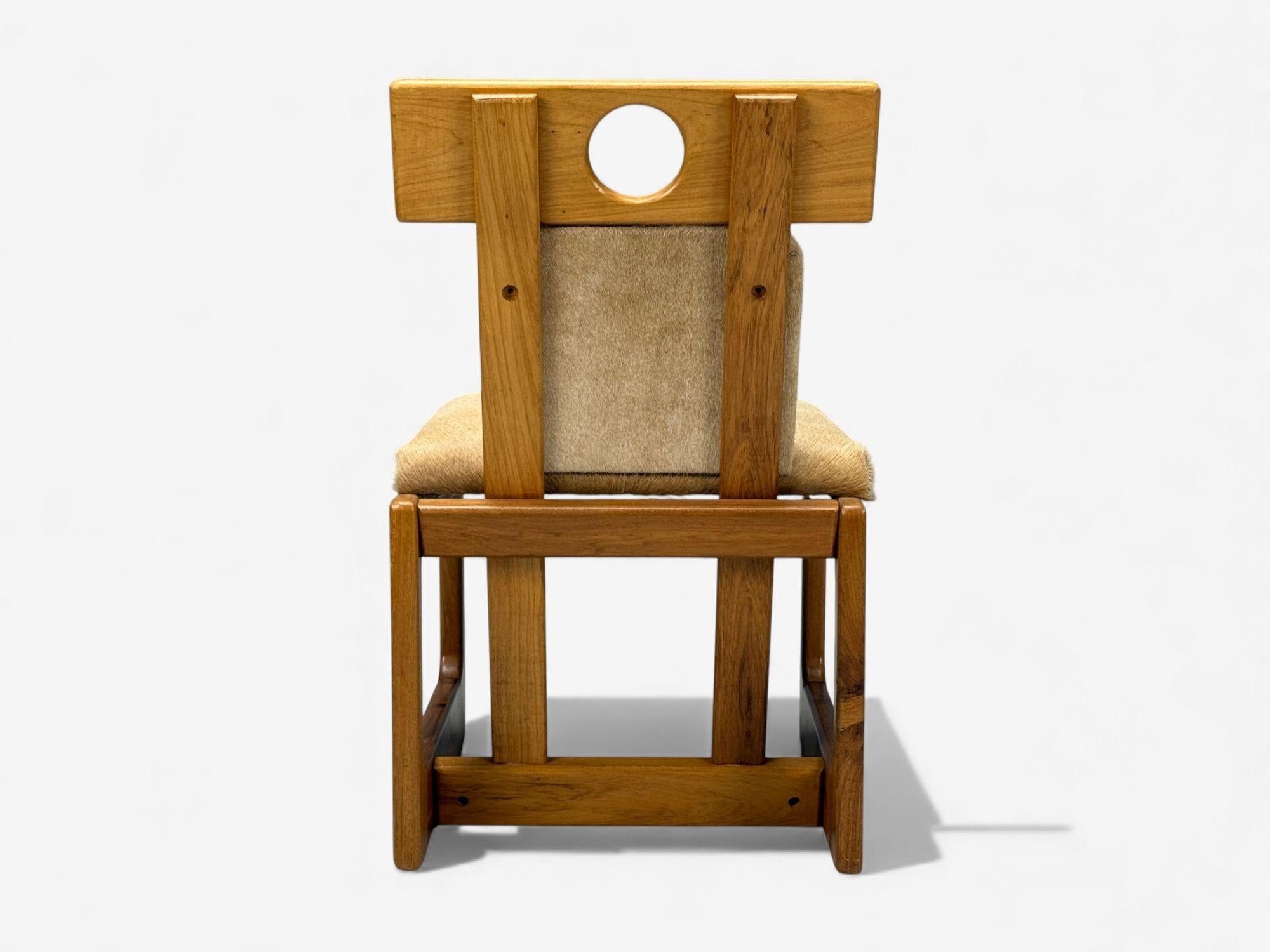 Sergio Rodrigues, Cavoina, Cowhide, Four Cuiabá Dining Chairs, Brazil, 1985 im Angebot 7
