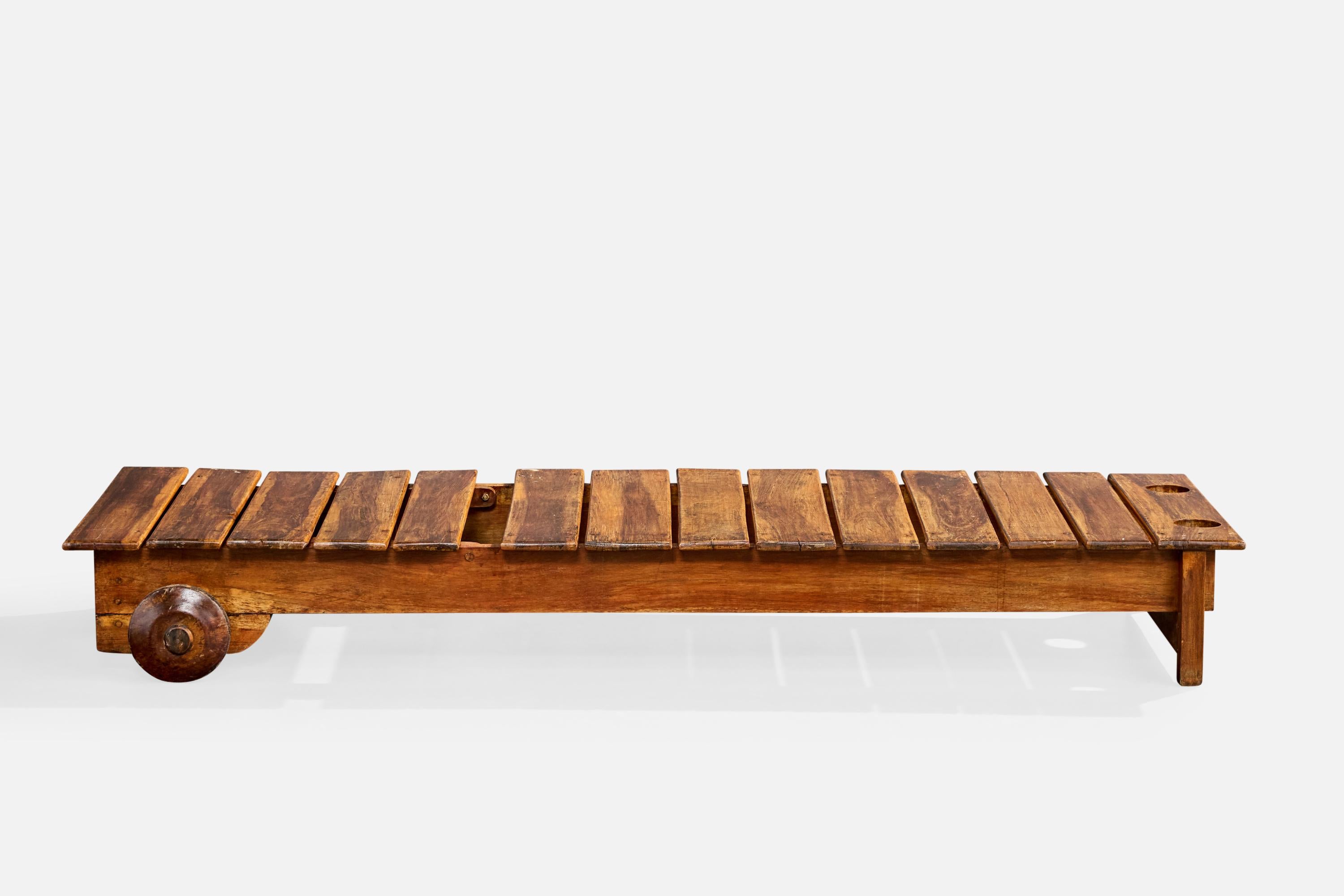 Sergio Rodrigues, Chaise Longue, Wood, Brazil, 1980s For Sale 3