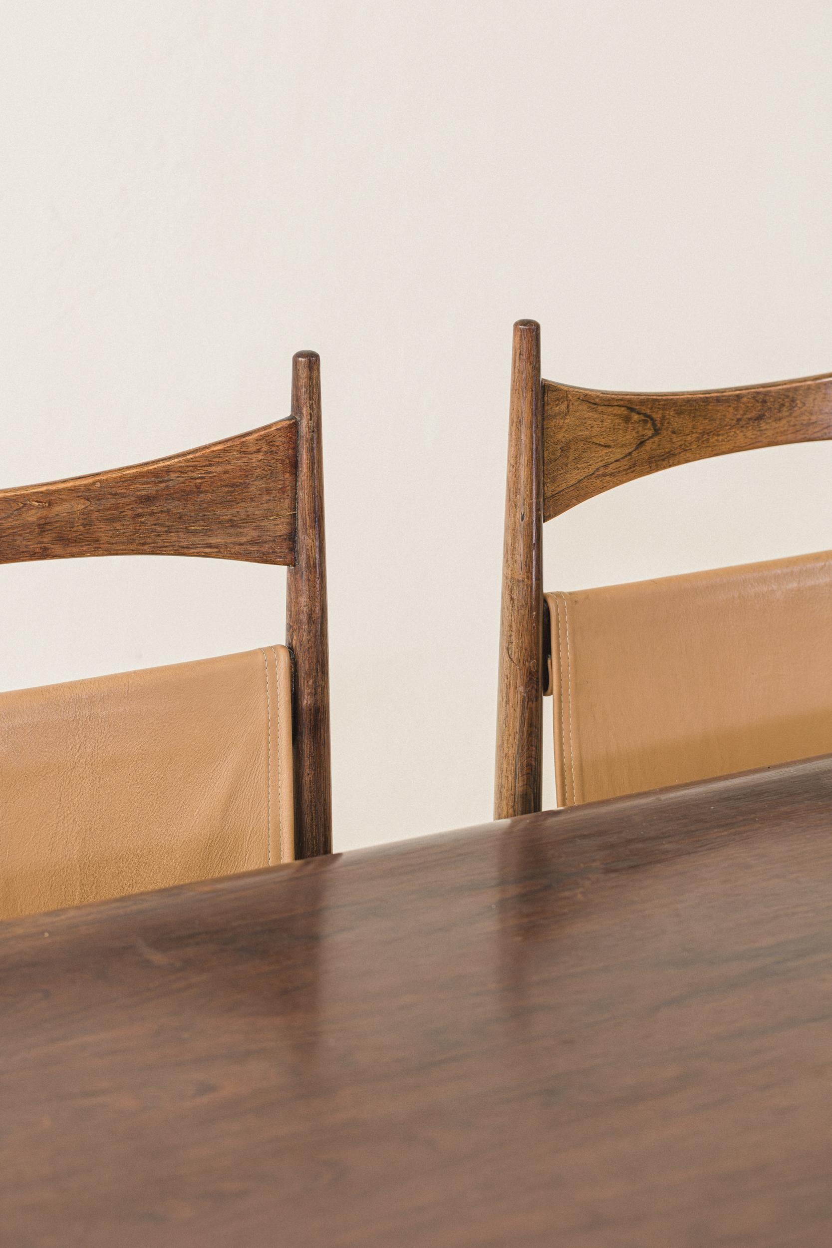 Sergio Rodrigues Dining Chairs, Rosewood veneers, Leather, Brazil, 1950s For Sale 4