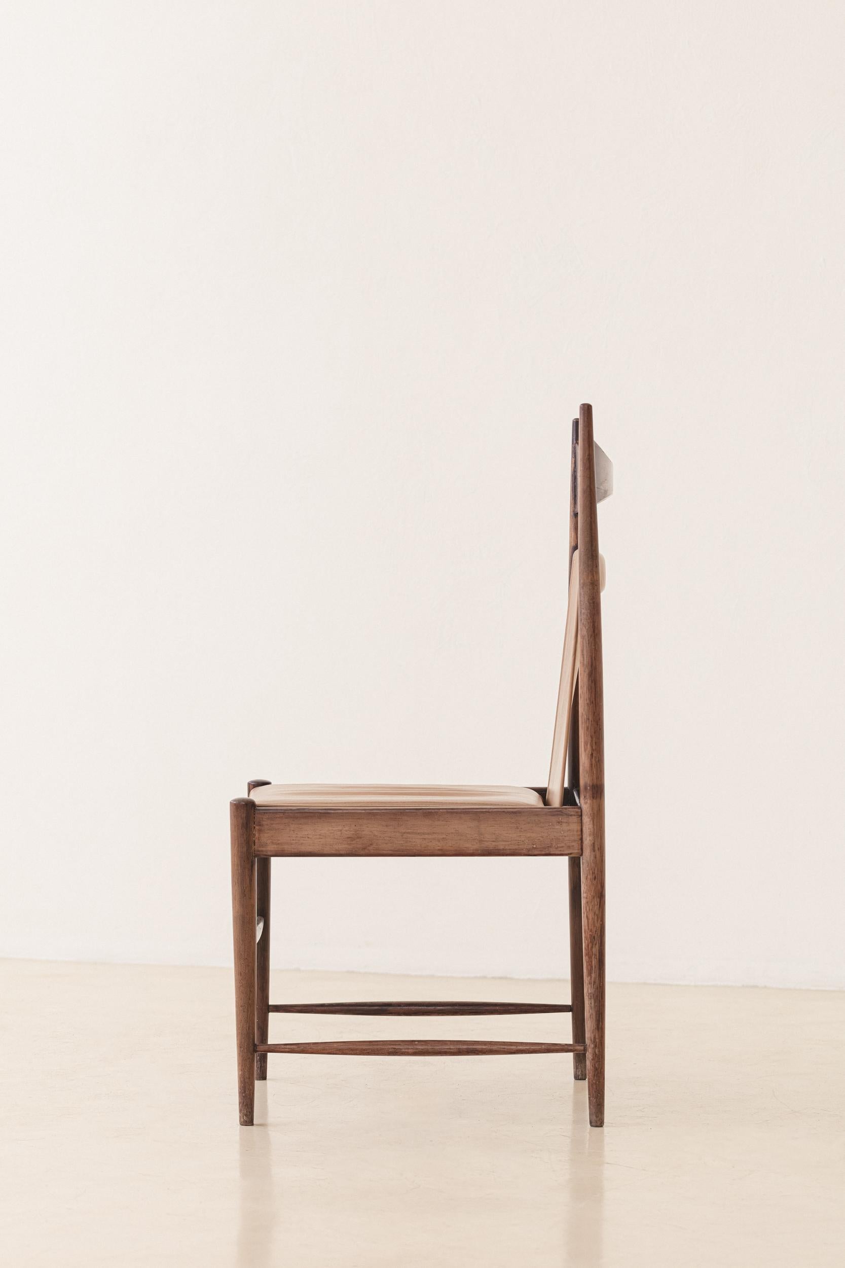 Sergio Rodrigues Dining Chairs, Rosewood veneers, Leather, Brazil, 1950s For Sale 1