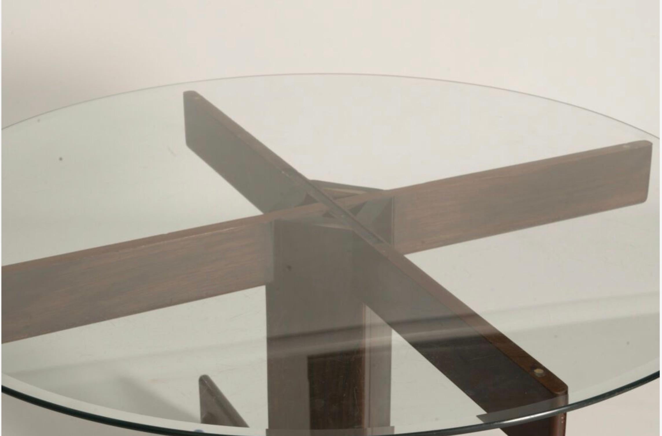 Brésilien Sergio Rodrigues, Table de salle à manger, Alex, vers 1960. Wood Wood et verre en vente