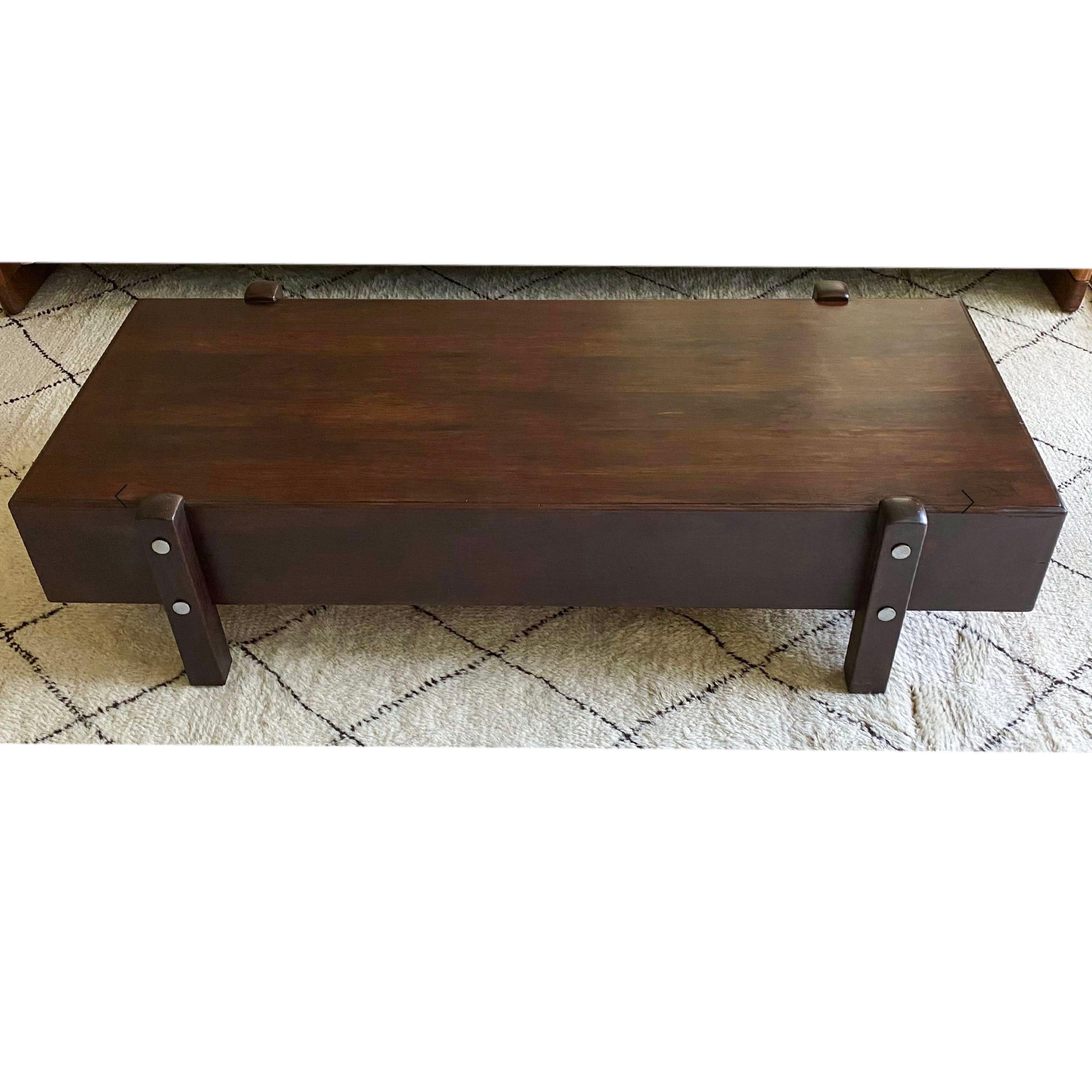 Brésilien Table basse ou banc Eleh Jacaronda de Sergio Rodrigues, Brésil, années 1960 en vente