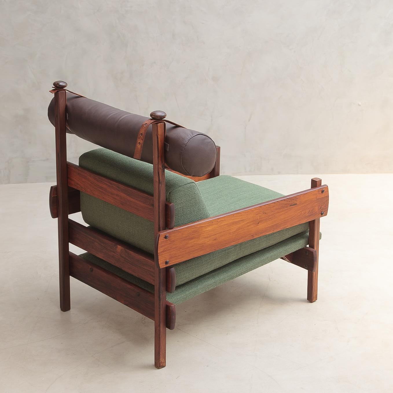 Sergio Rodrigues, Franco-Sessel aus Palisanderholz, Kopfstütze brasilianisches modernes Design (Leder) im Angebot