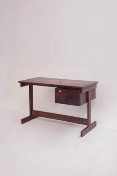 Bureau « Jacaranda » de Sergio Rodrigues à deux tiroirs, Brésil, années 1960