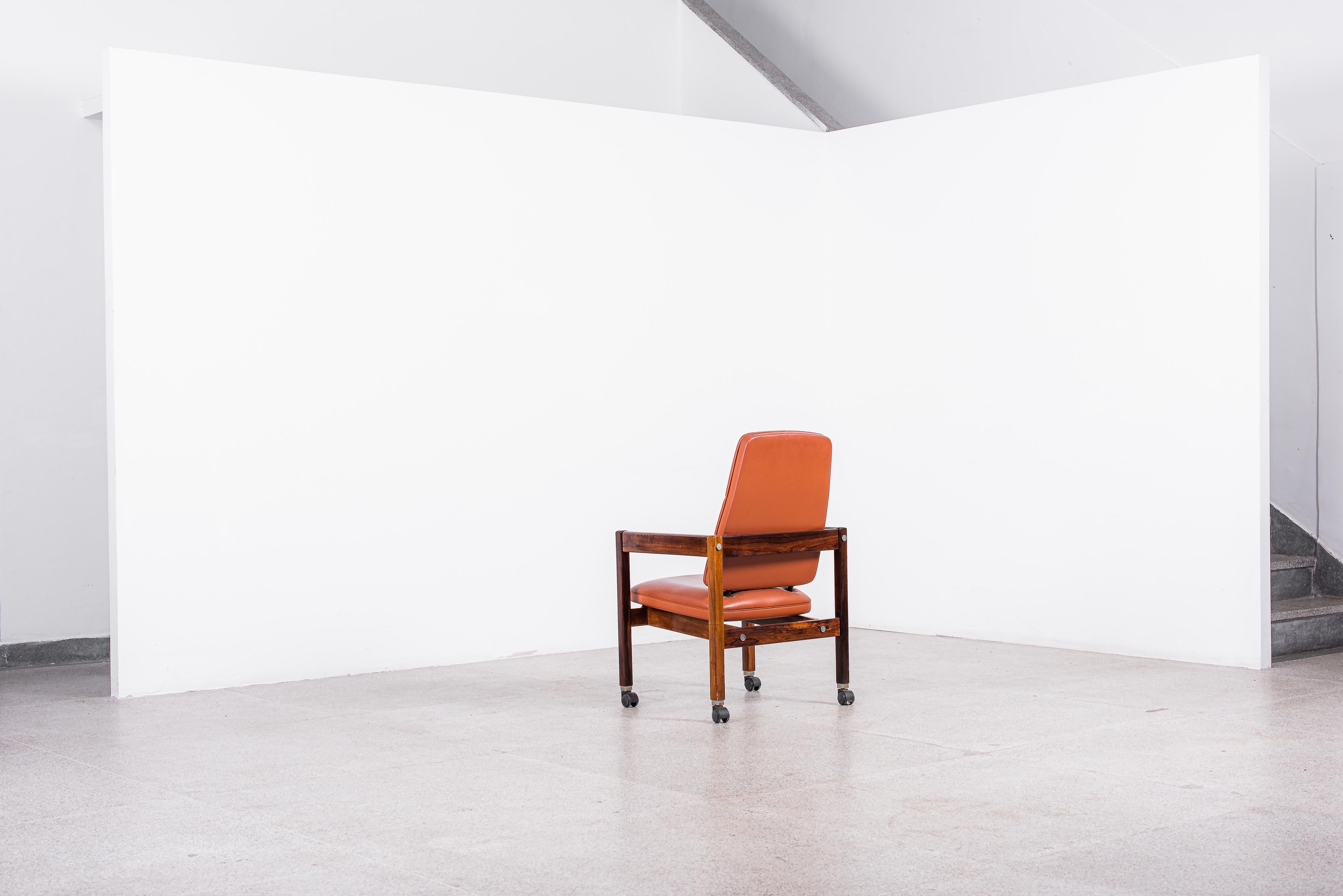 Sérgio Rodrigues, Kiko Sessel mit hoher Rückenlehne, 1964 (Moderne der Mitte des Jahrhunderts) im Angebot