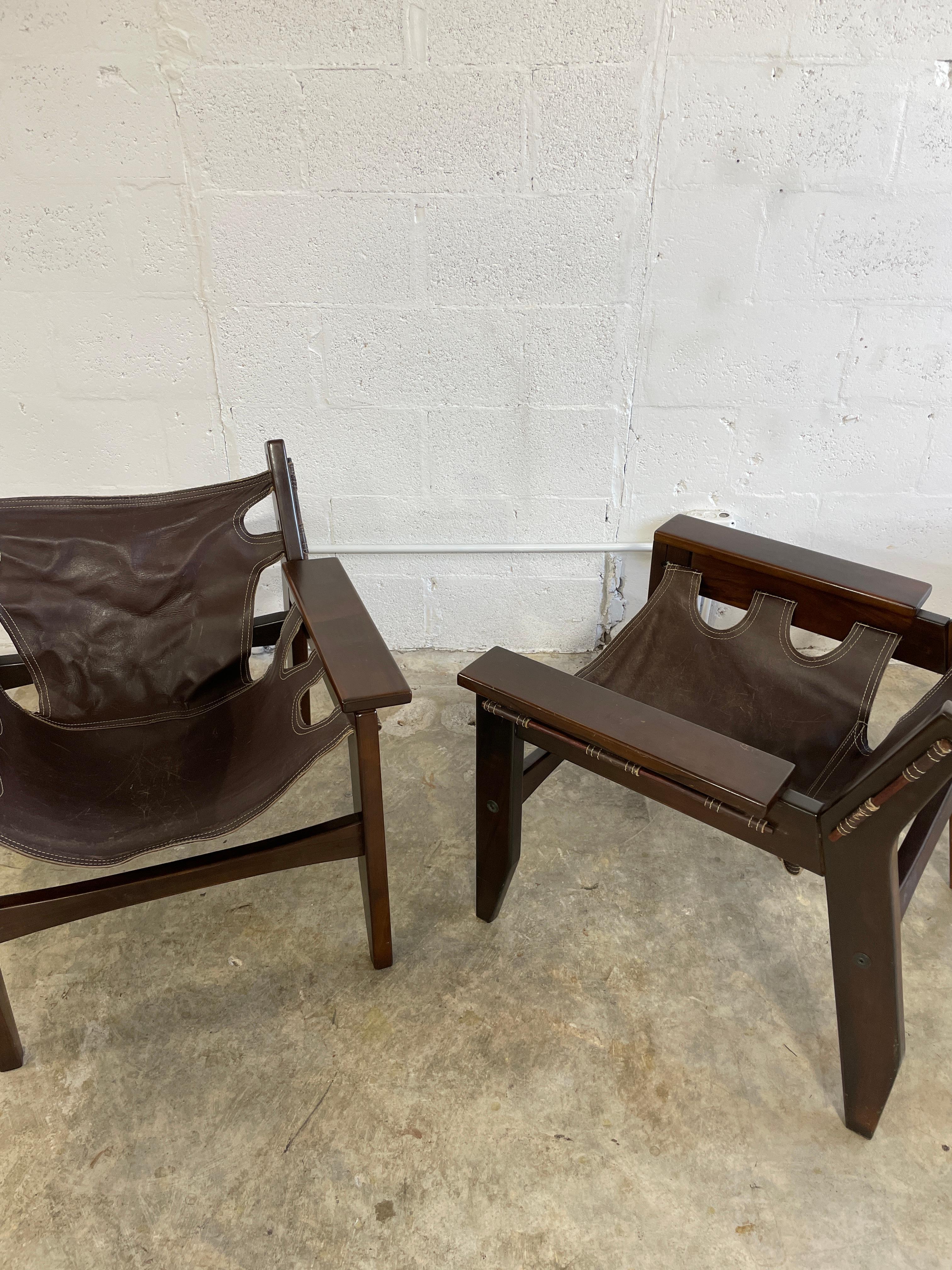 Cuir Paire de chaises Kilin brésiliennes du milieu du siècle dernier, Sergio Rodrigues en vente