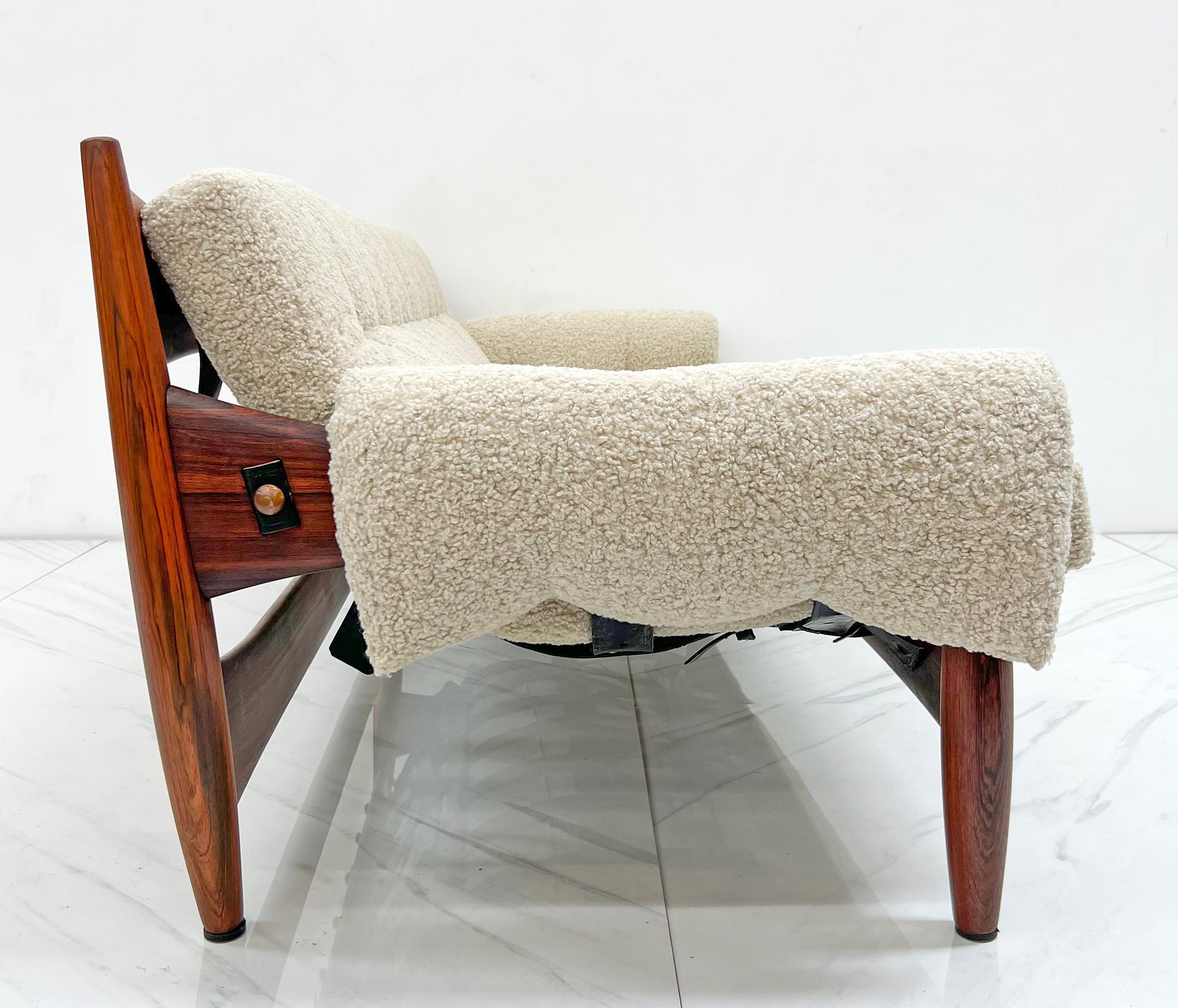Sergio Rodrigues Mole Sheriff Sofa in Jacaranda Rosewood Boucle, Signed, 1960's In Good Condition In Culver City, CA
