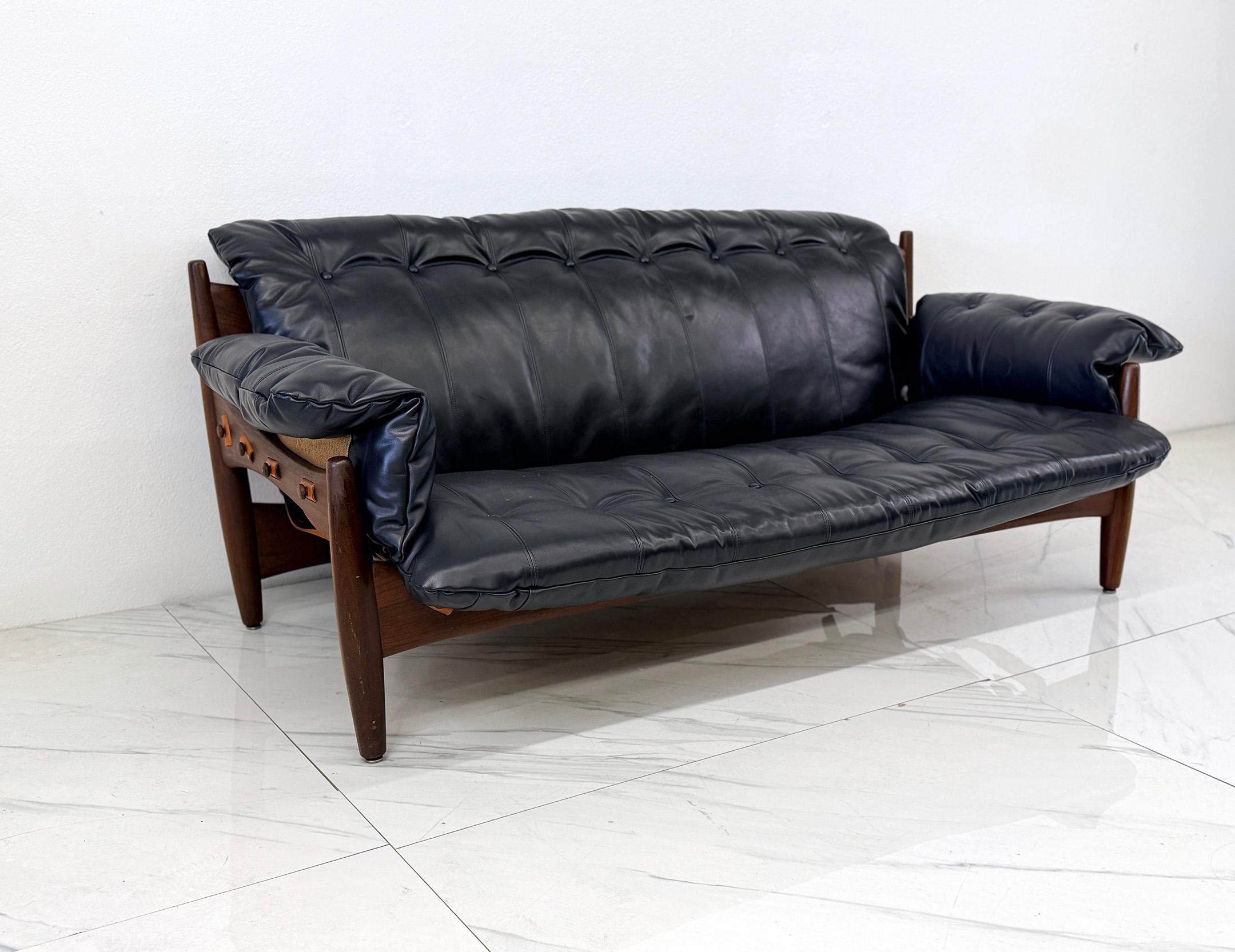 Sergio Rodrigues Mole Sheriff Sofa, Jacaranda Palisanderholz, Leder, 1960er Jahre (Mitte des 20. Jahrhunderts) im Angebot