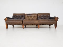 Sergio Rodrigues or Jean Gillon Attributed Leather and Oak 3-Seat Sofa, 1960s