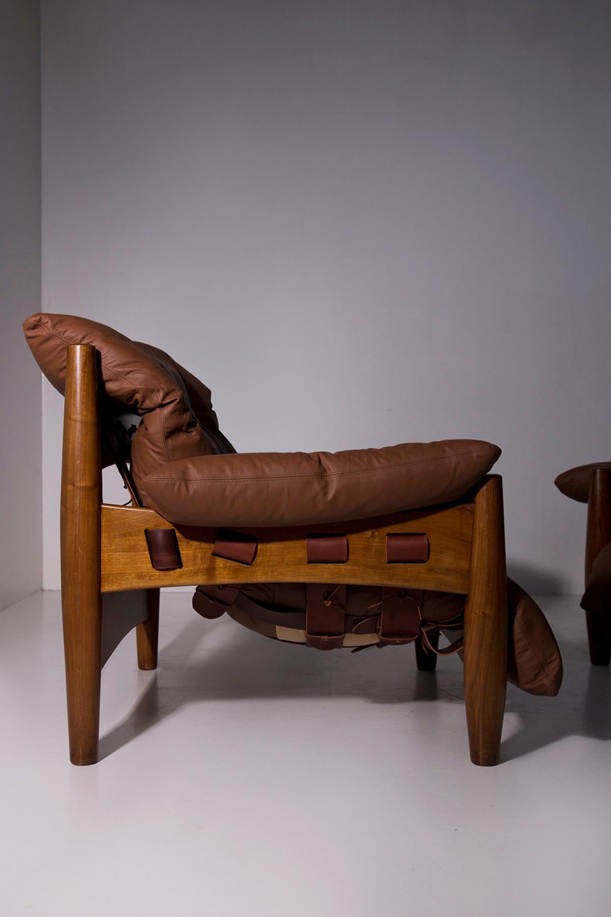 Sergio Rodrigues Pair of armchairs Mole in leather For Sale 3