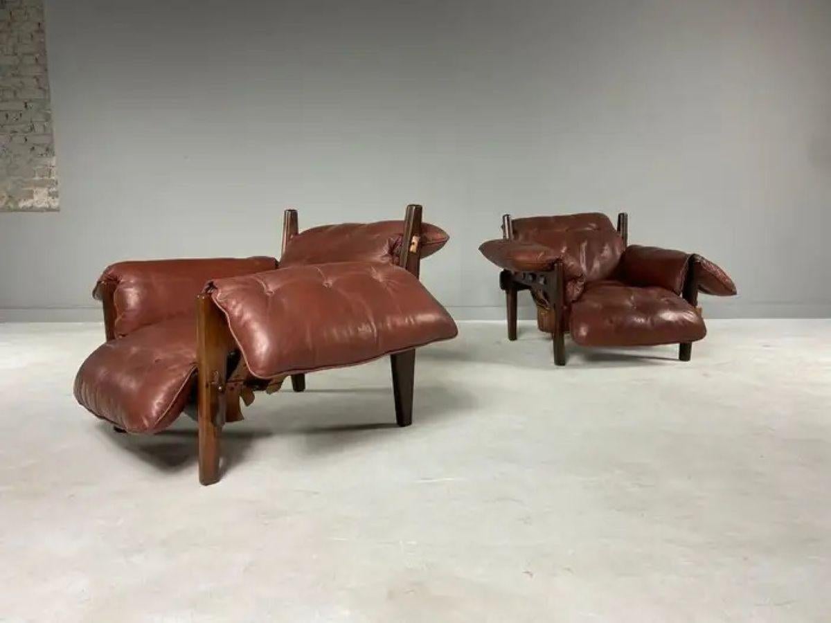 Brasiliano Sergio Rodrigues, Coppia di poltrone Moleca, CIRCA 1963 in vendita