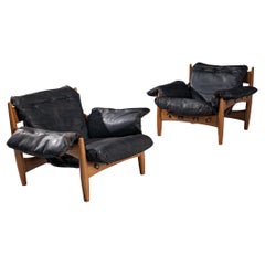 Sergio Rodrigues Pair of 'Sheriff' Lounge Chairs in Walnut and Leather