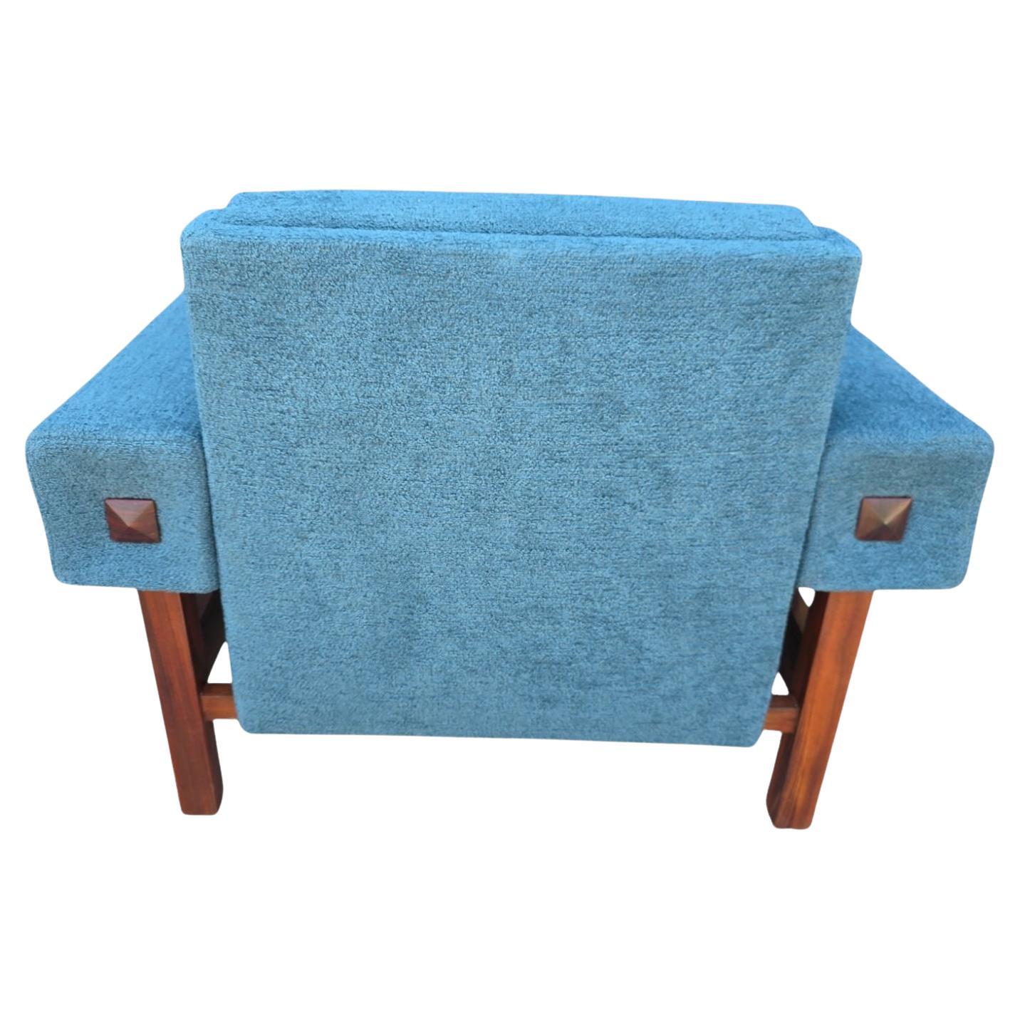 Seltenes Paar Paraty-Sessel von Sergio Rodrigues.  Neu gepolstert.  In ausgezeichnetem Zustand.  
