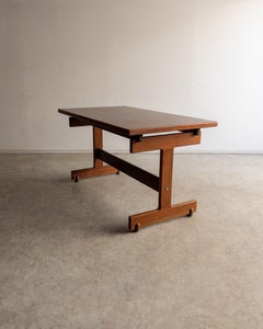 Mesa de comedor «Sergio Rodrigues Redig» de madera maciza de freijó, Oca, Brasil, década de 1960