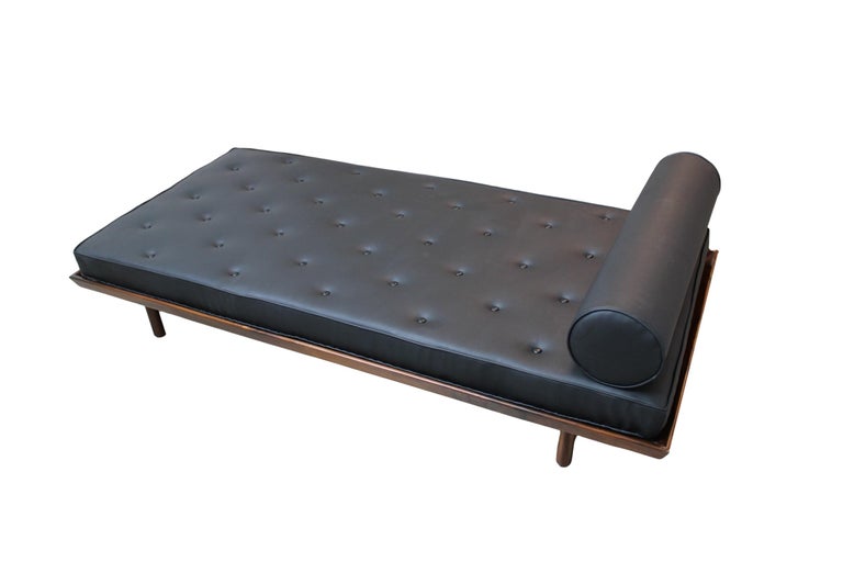 Designed by Sergio Rodrigues (1927-2014) in 1962, Luxor Daybed was formerly part of Hotel Luxor's bedroom in São Paulo, which had its interior design signed by the designer. The furniture gained countless variations of use by the hands of Sergio