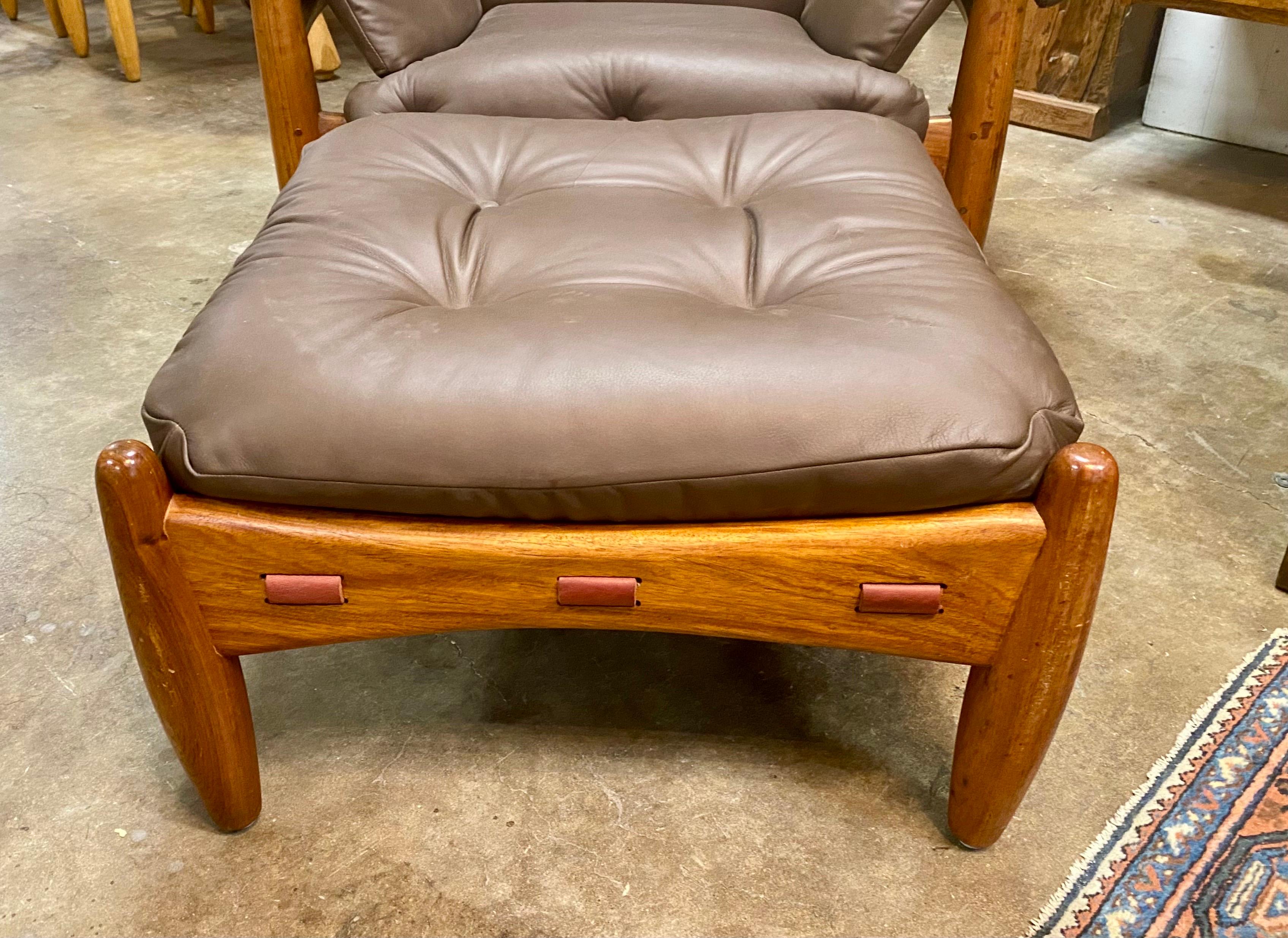 Sergio Rodrigues 'Sheriff' Lounge Chair with Ottoman For Sale 3