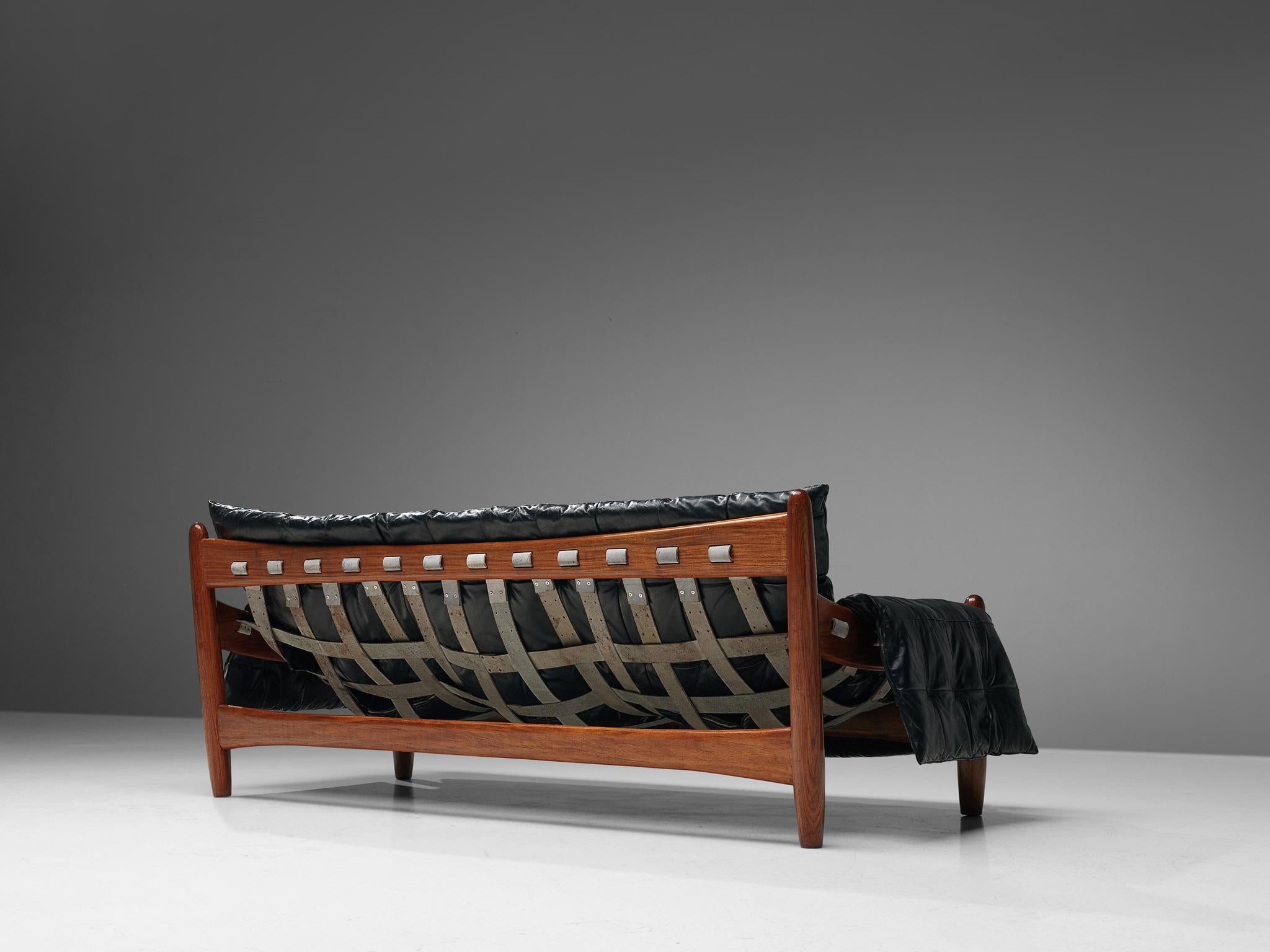 Sergio Rodrigues 'Sheriff' Sofa in Black Leather and Imbuia In Good Condition In Waalwijk, NL