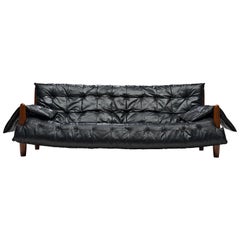 Sergio Rodrigues 'Sheriff' Sofa aus schwarzem Leder in Schwarz