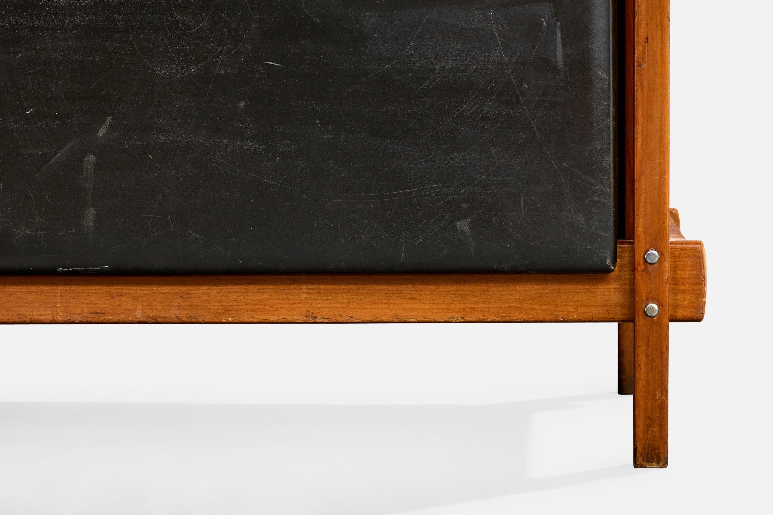 Sergio Rodrigues, Sideboard, Freijó, Leather, Brazil, 1960s For Sale 10