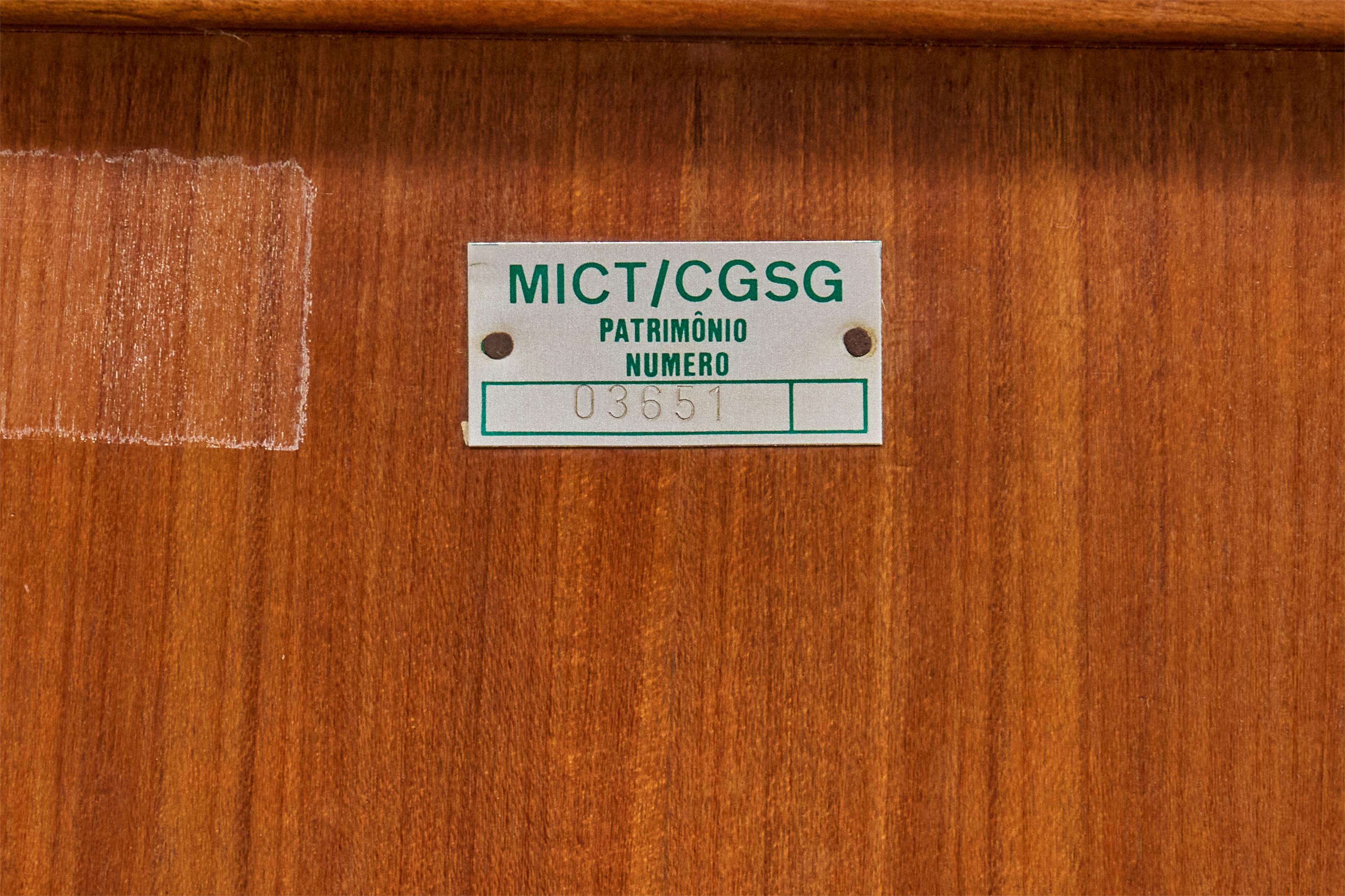 Sergio Rodrigues, Sideboard, Freijó, Leather, Brazil, 1960s For Sale 11