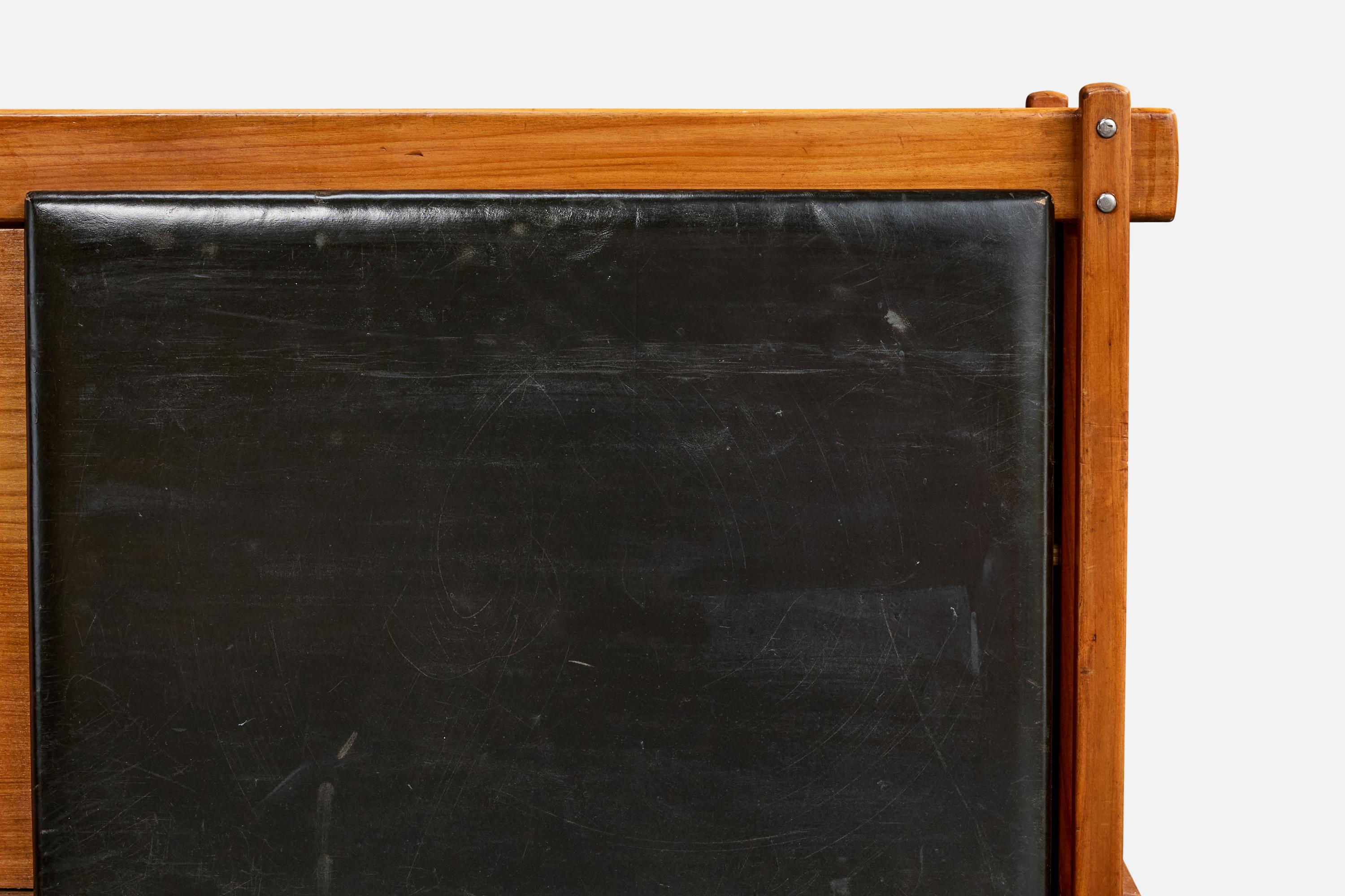 Sergio Rodrigues, Sideboard, Freijó, Leather, Brazil, 1960s For Sale 2