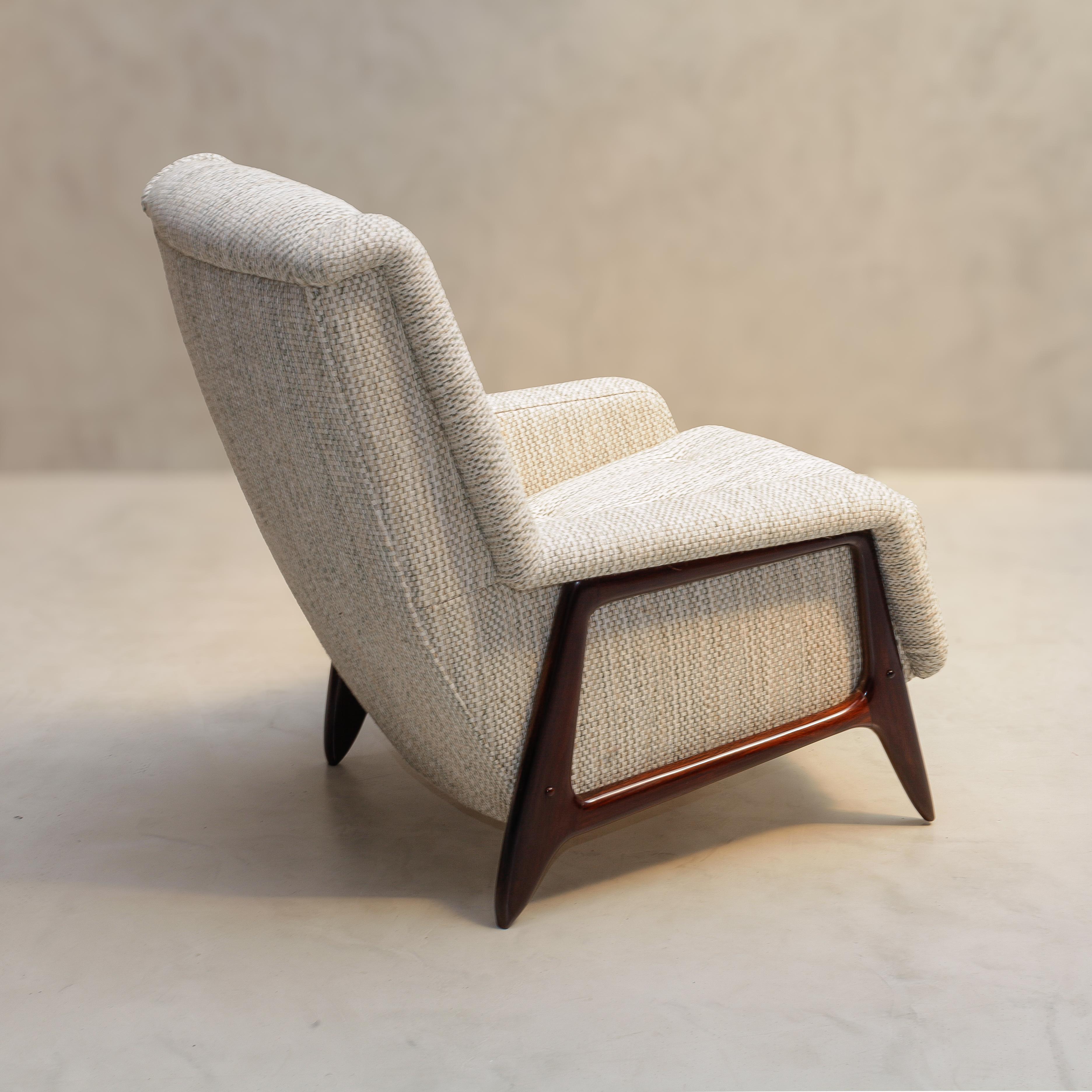 Sergio Rodrigues - Taba - Stella armchair in solid rosewood jacaranda 1956 For Sale 4